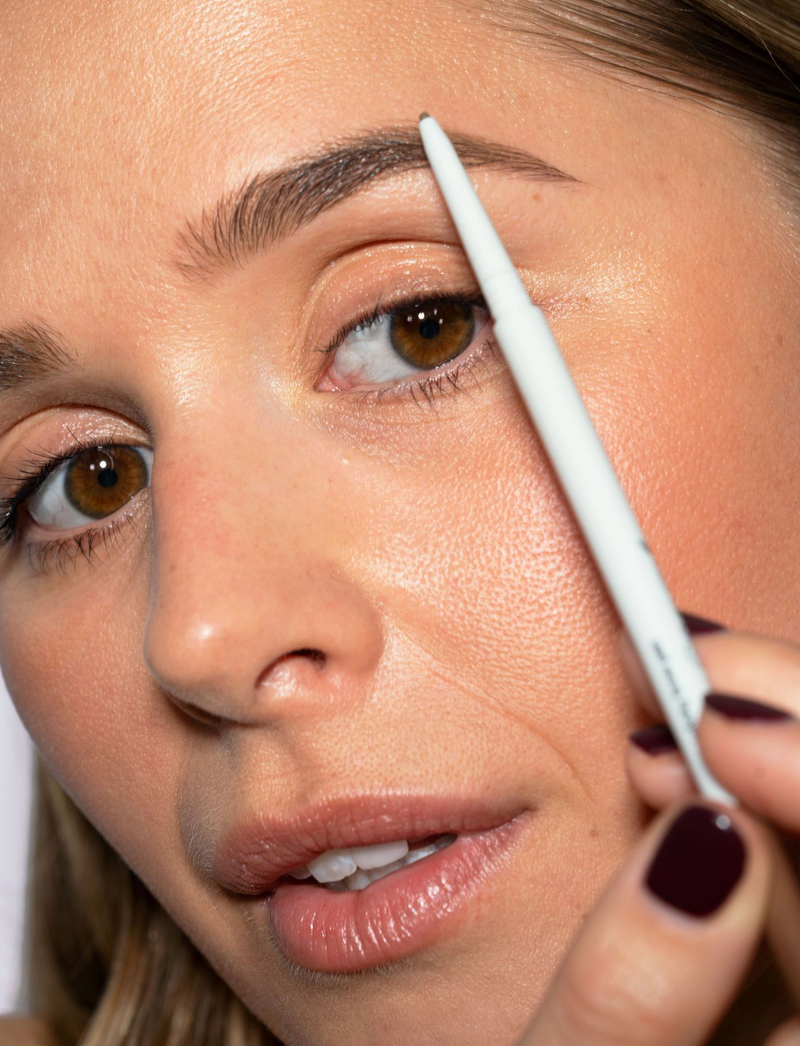 LH Cosmetics Infinity Brow Pen, 0.07 g, Brown, Øjenbryn > Øjenbrynsblyant, Dame