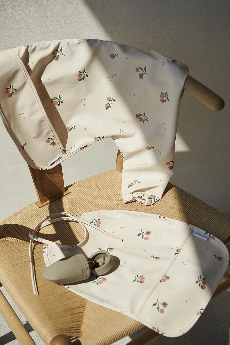 Liewood - Lai bib - sleeveless bibs - peach/sea shell mix - 3