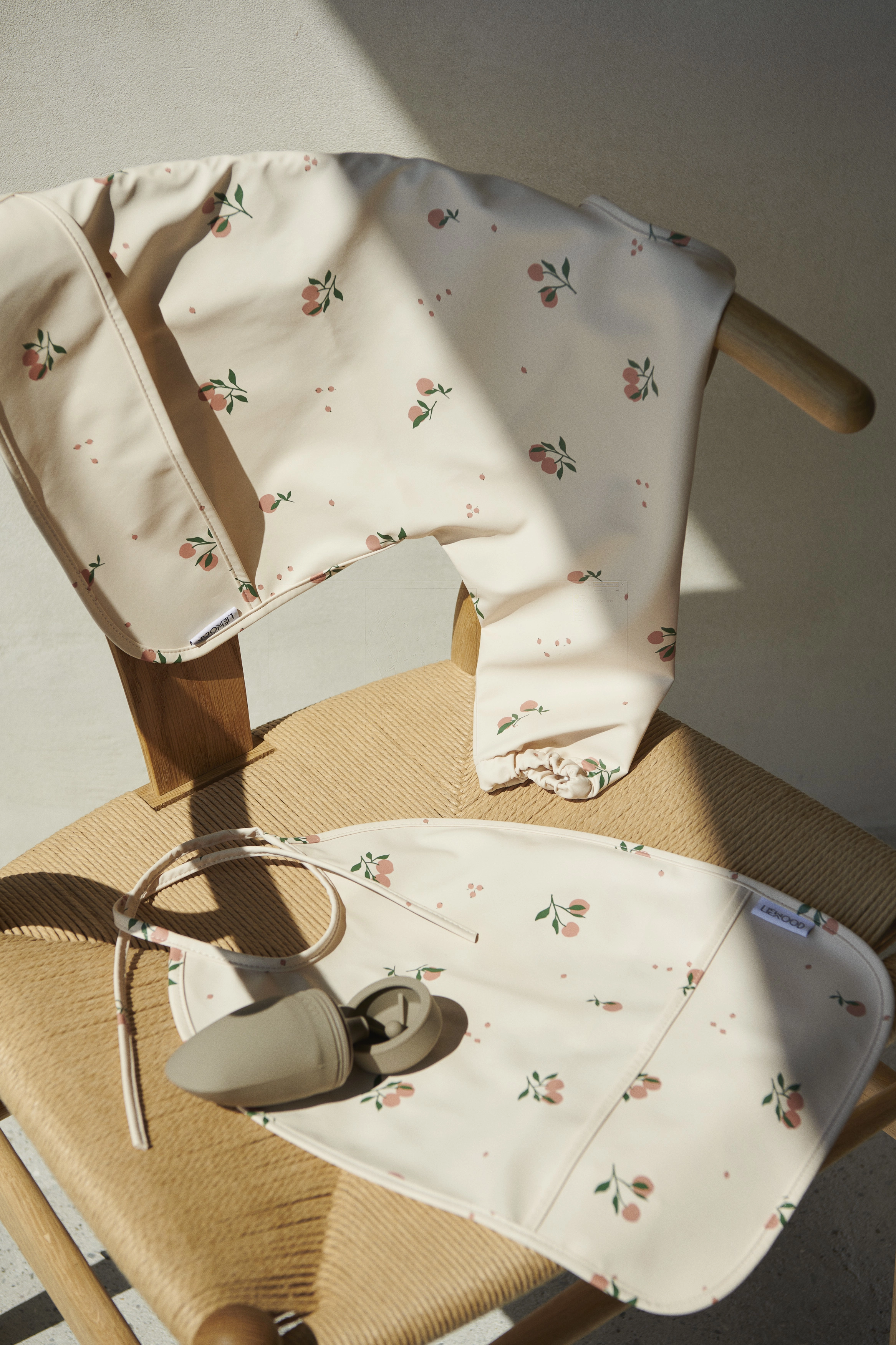 Liewood - Lai bib - varrukateta pudipõlled - peach/sea shell mix - 3
