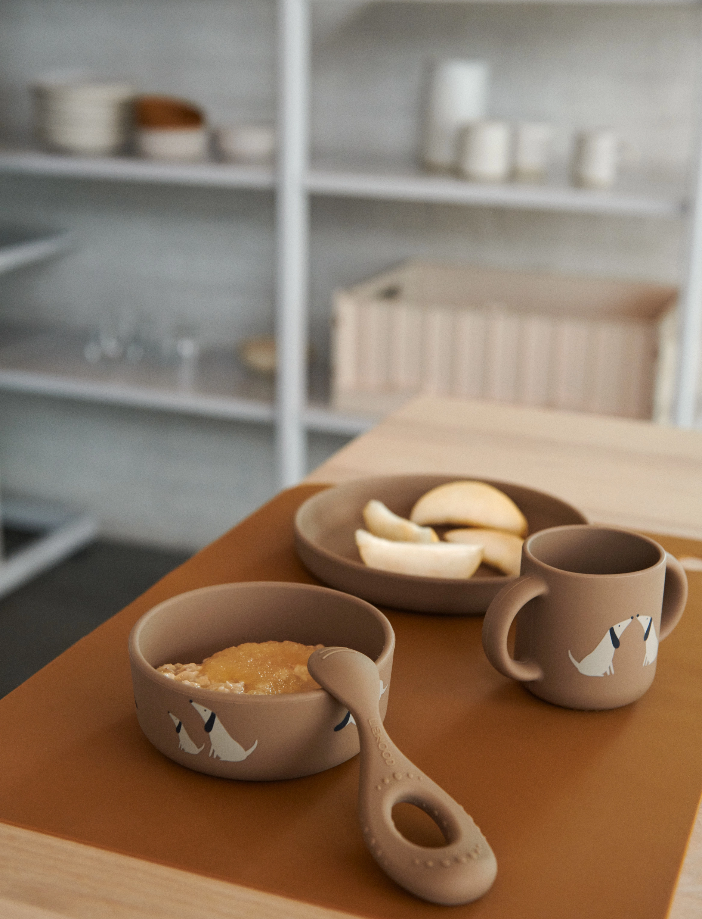 Liewood - Vivi Printed Tableware Set - serveringssæt - dog / oat mix - 2