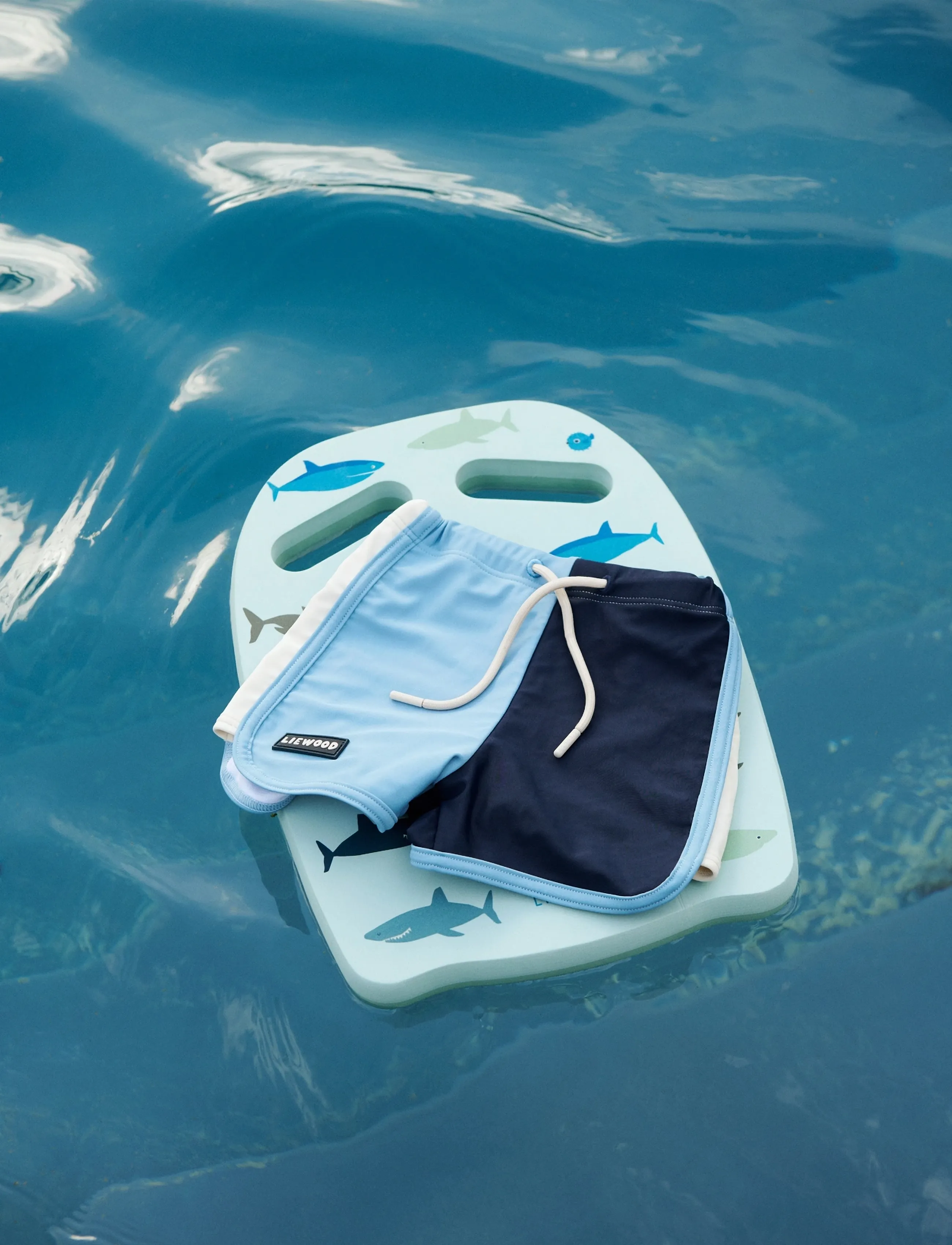 Liewood - Hayden Swim Board - schwimmringe & luftmatratzen - shark / dove blue - 3