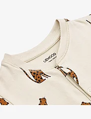 Liewood - Bilbao printed pyjamas romper - schlafoveralls - leopard sandy - 2