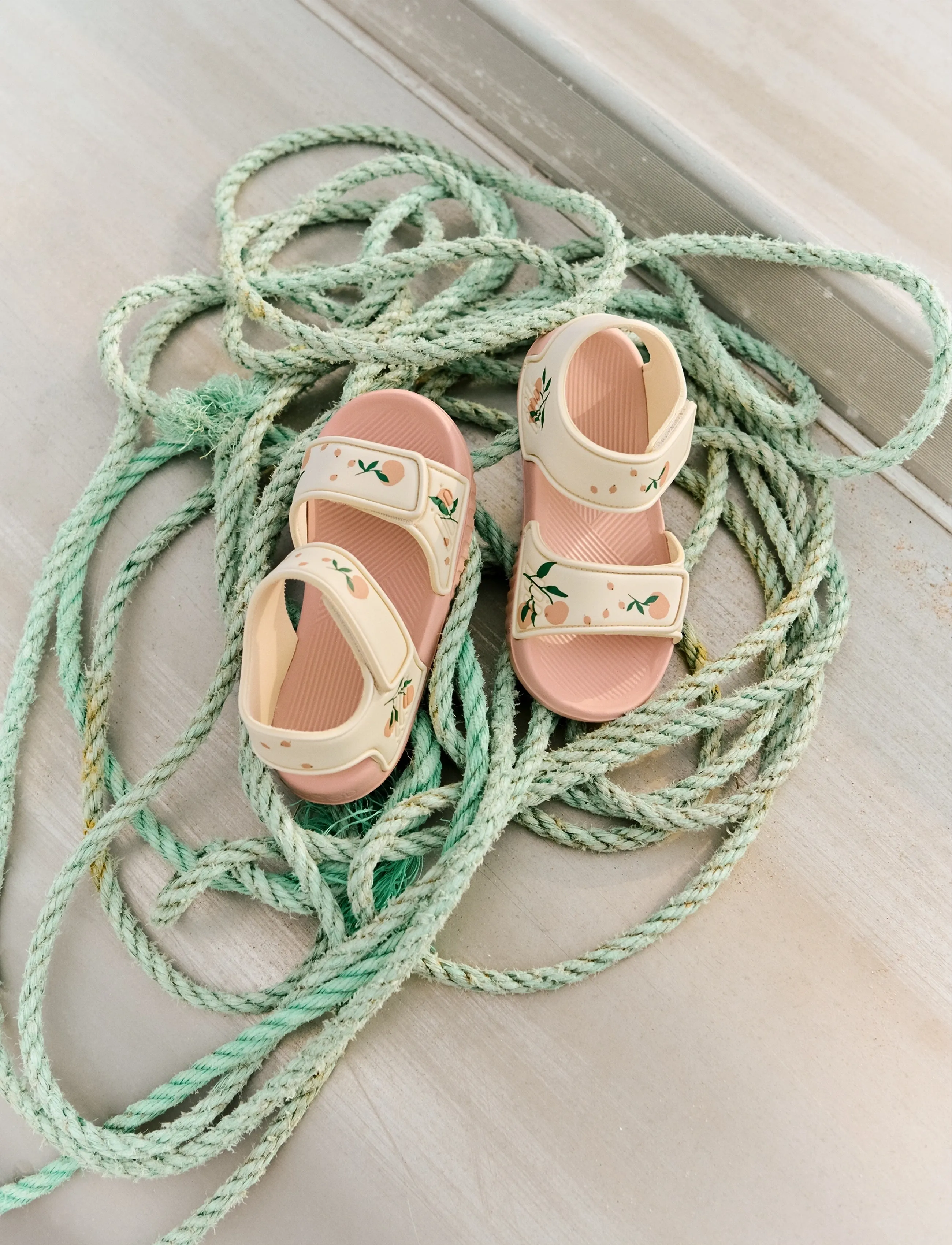 Liewood Blumer Printed Sandals - Schuhe - PEACH SEASHELL / coral