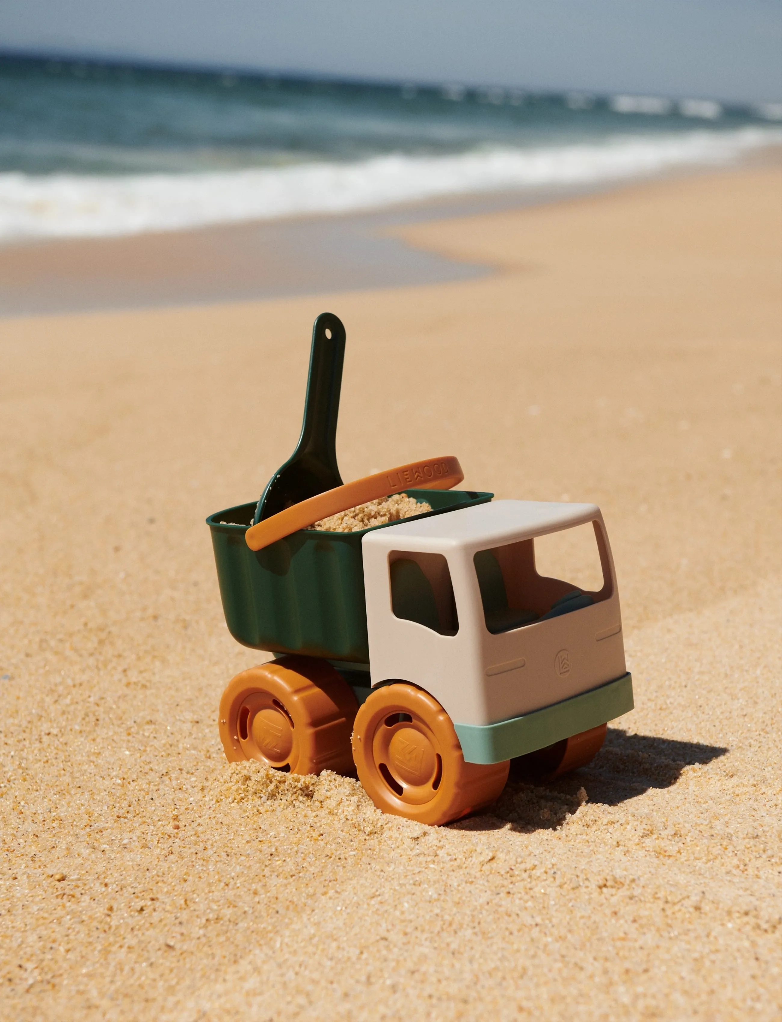 Liewood Beck Sand Truck, One Size, Green, Outdoor Legetøj > Sand Legetøj, Børn