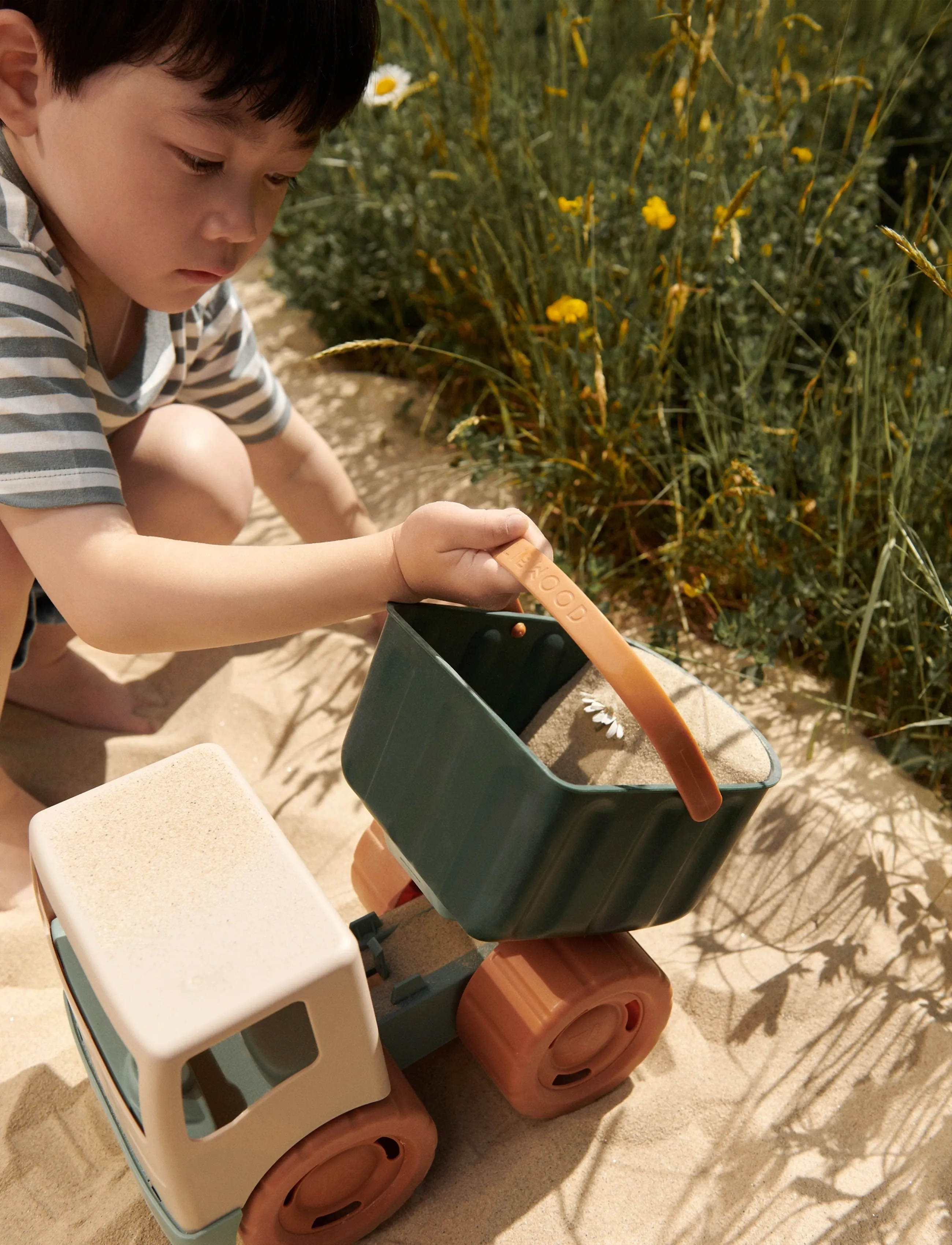 Liewood - Beck Sand Truck - sand toys - peppermint multi mix - 3