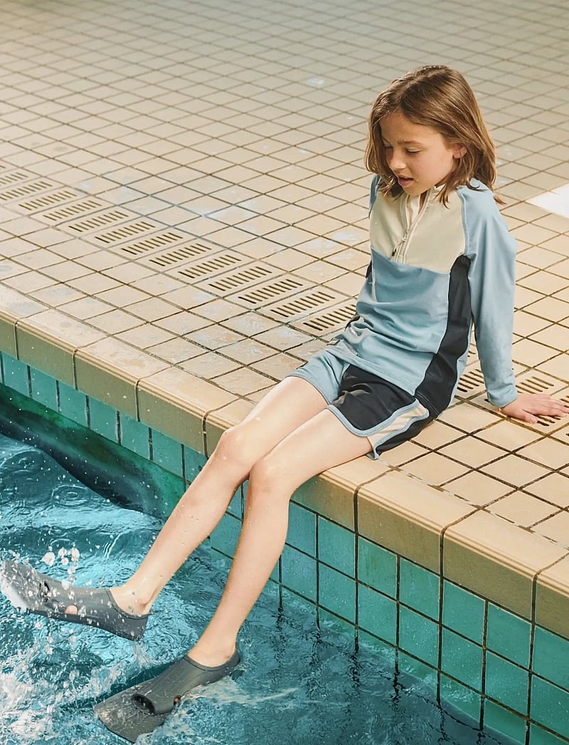 Liewood - Oluf Swim Tee - badeoverdele - beach blue mix - 3