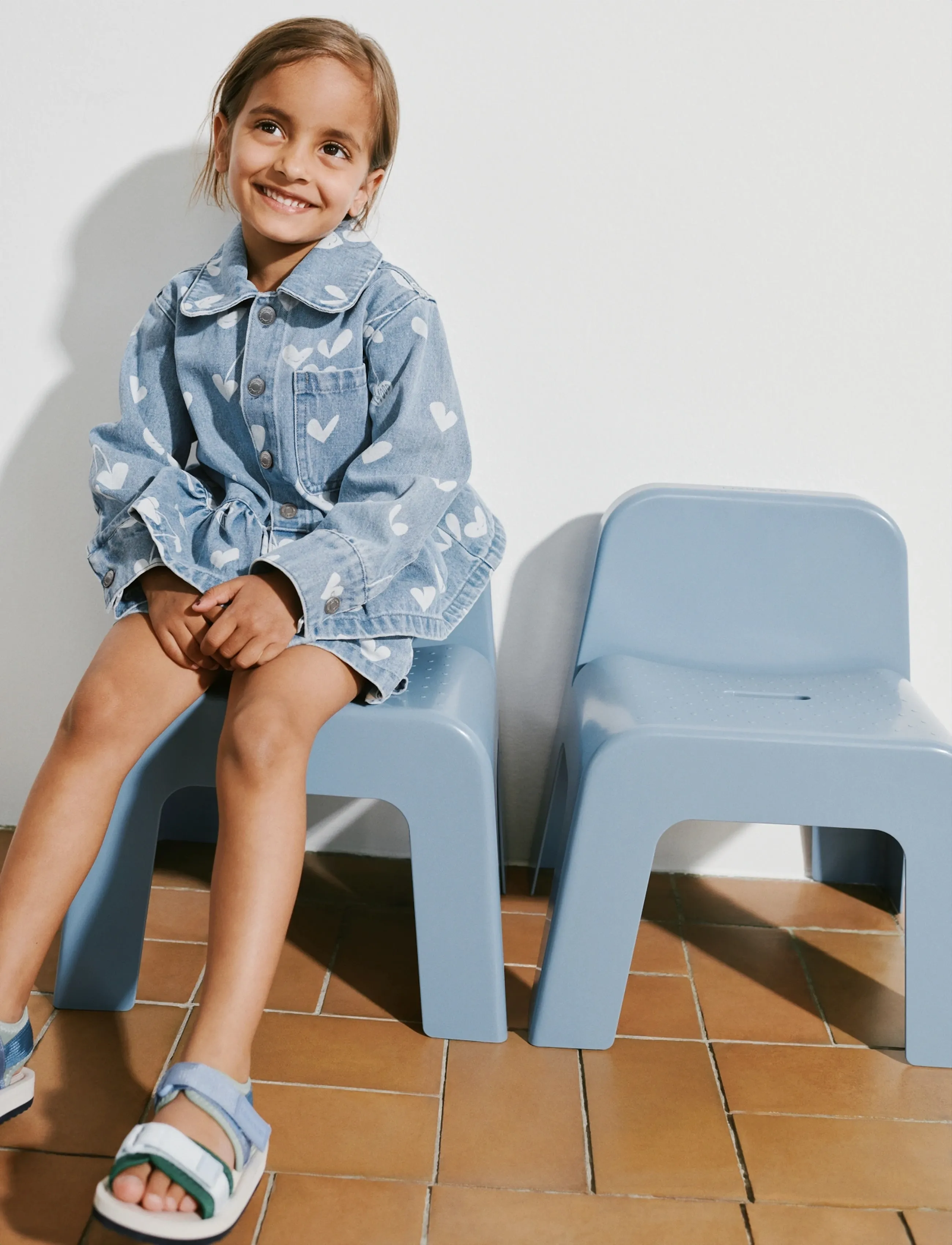 Liewood Kenza Printed Denim Overshirt - Overtøj - SWEETHEARTS / LIGHT BLUE DENIM / blue