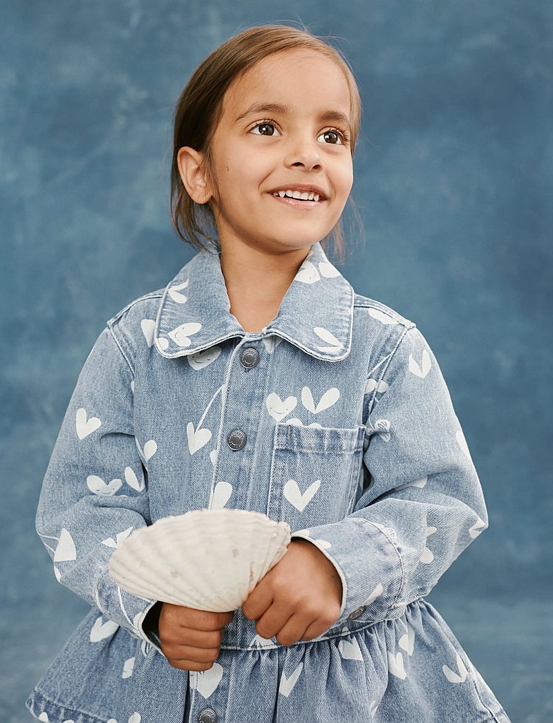 Liewood - Kenza Printed Denim Overshirt - denimjakker - sweethearts / light blue denim - 4