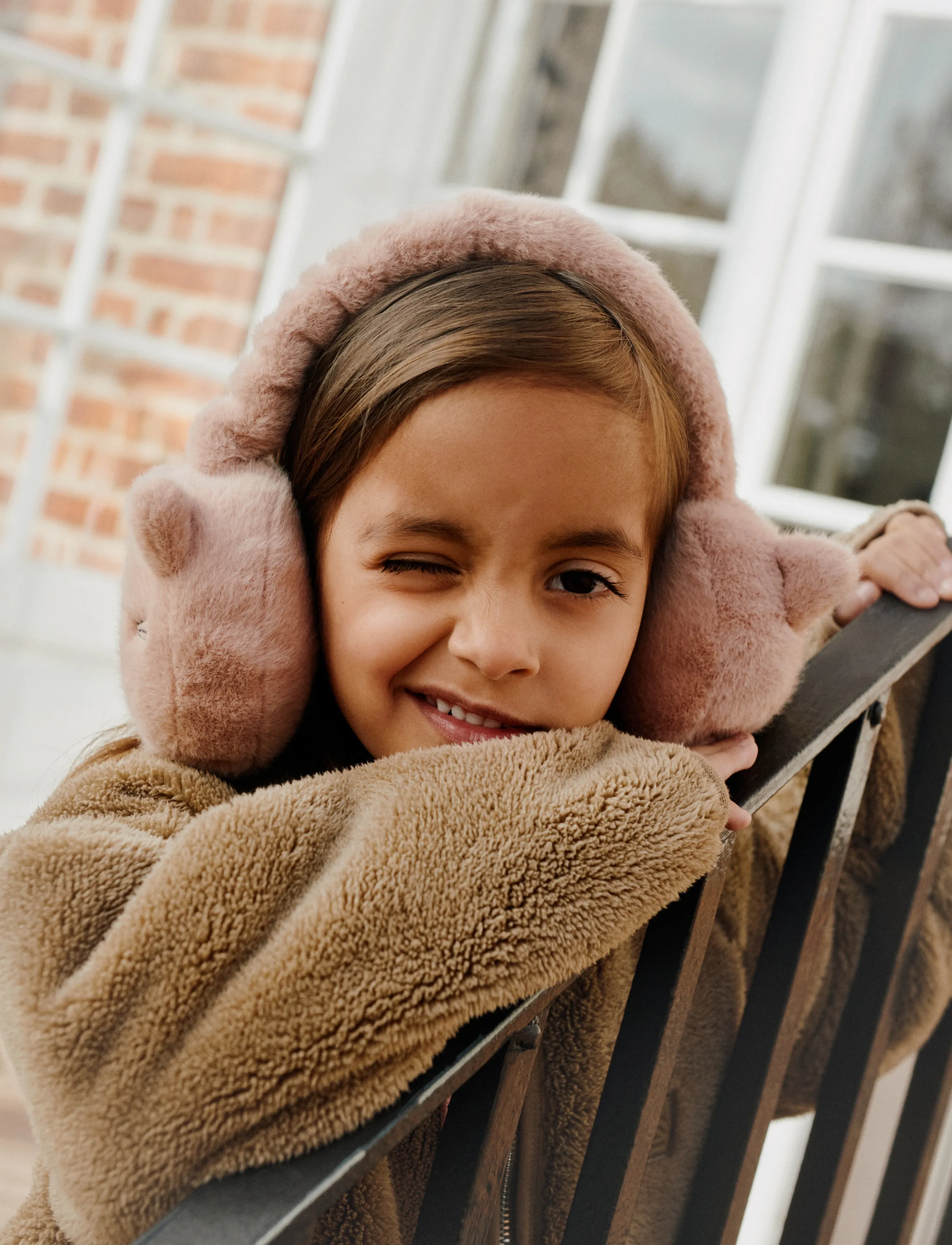 Liewood Timothy Plush Cat Ear Warmers, Børn, Plys Kat Ørevarmere, Beige, Str: ONE SIZE x 31