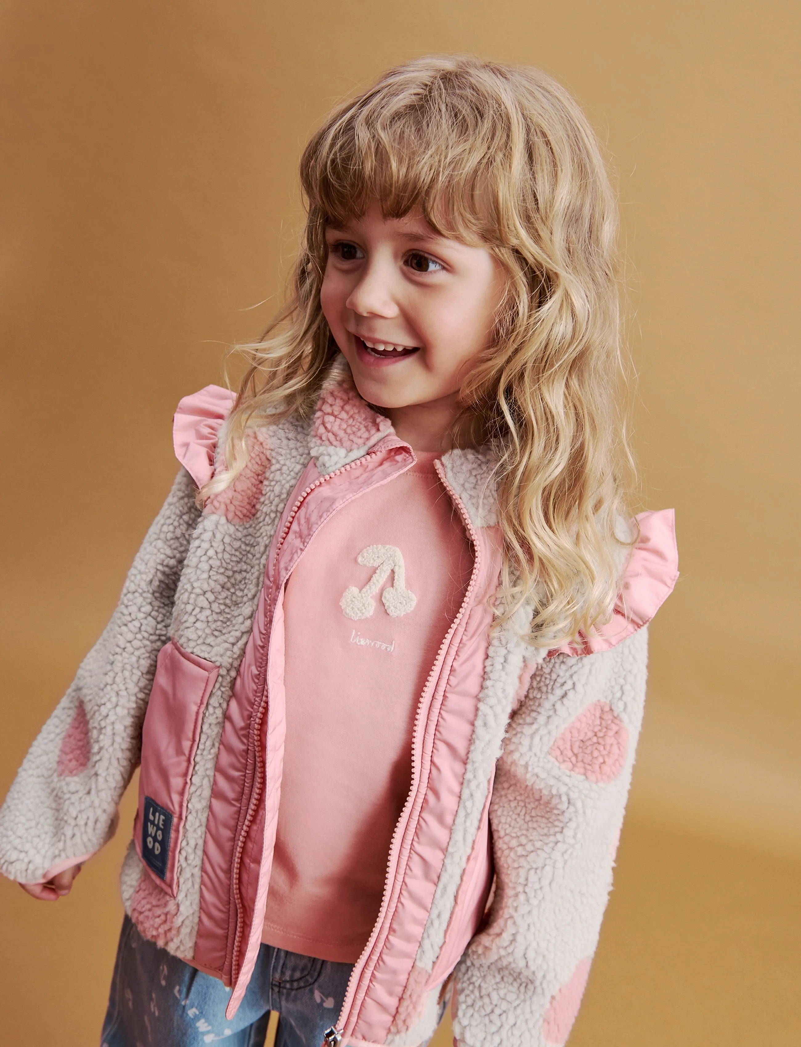 Liewood Noam Pile Jacket w Frill - Overtøj - SPOT DOT SANDY / ROSE BLUSH MIX / cream