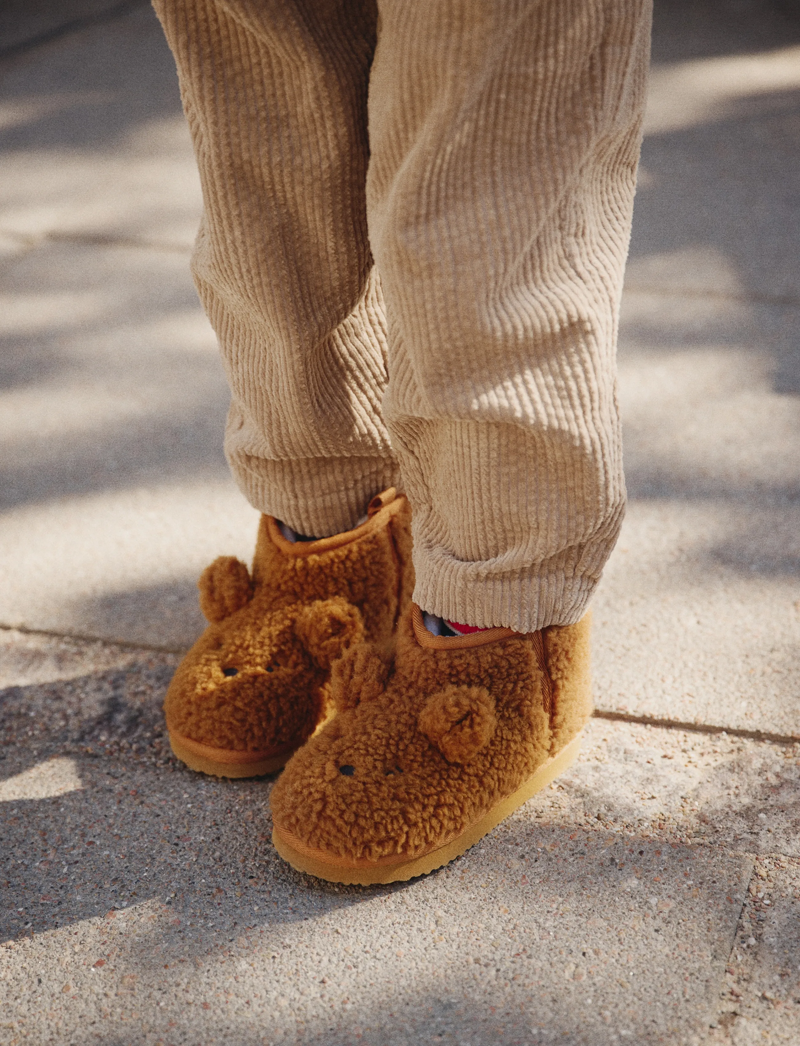 Liewood Alban Bear Pile Boot Slipper, 35, Schuhe, Braun - Slippers & Indoor Kinder