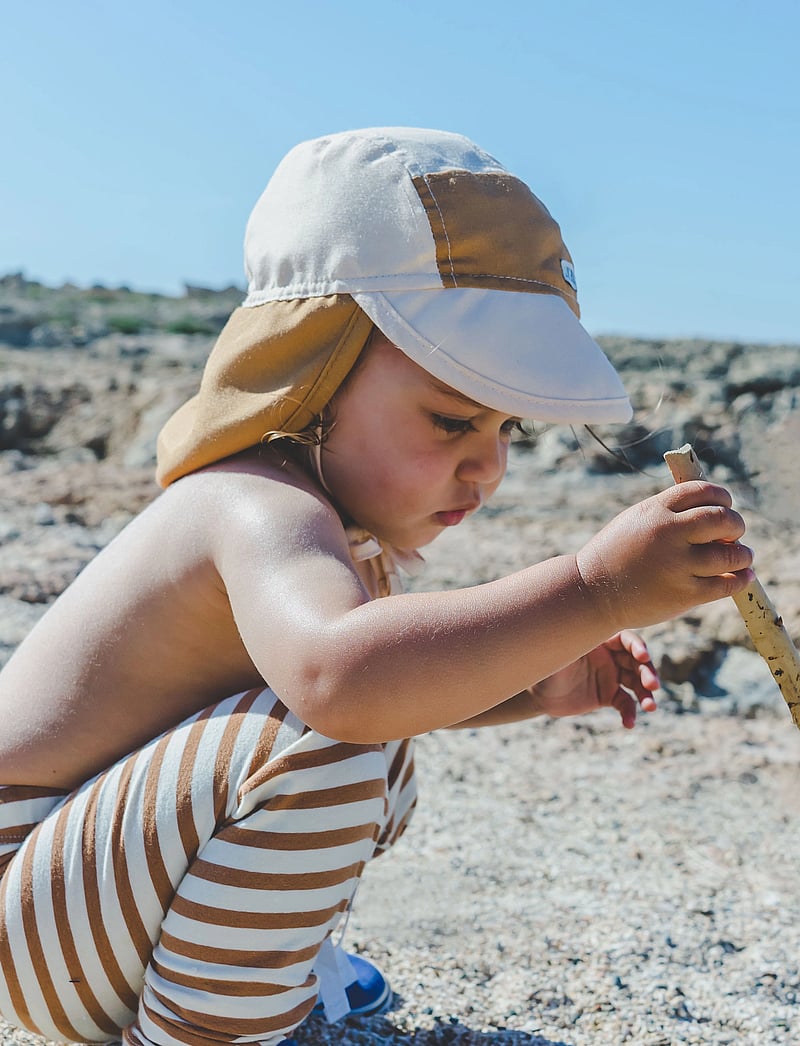 Lil' Boo - Soft Baby Sun Cap (UV) - hellehatut - block caramel - 0