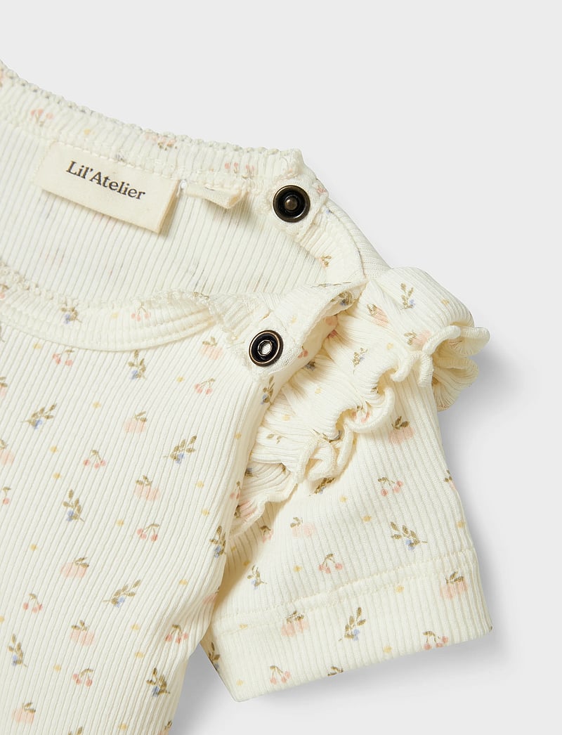 Lil'Atelier - NBFGAGO KIK SS SLIM BODY LIL - kortärmade bodies - coconut milk - 0