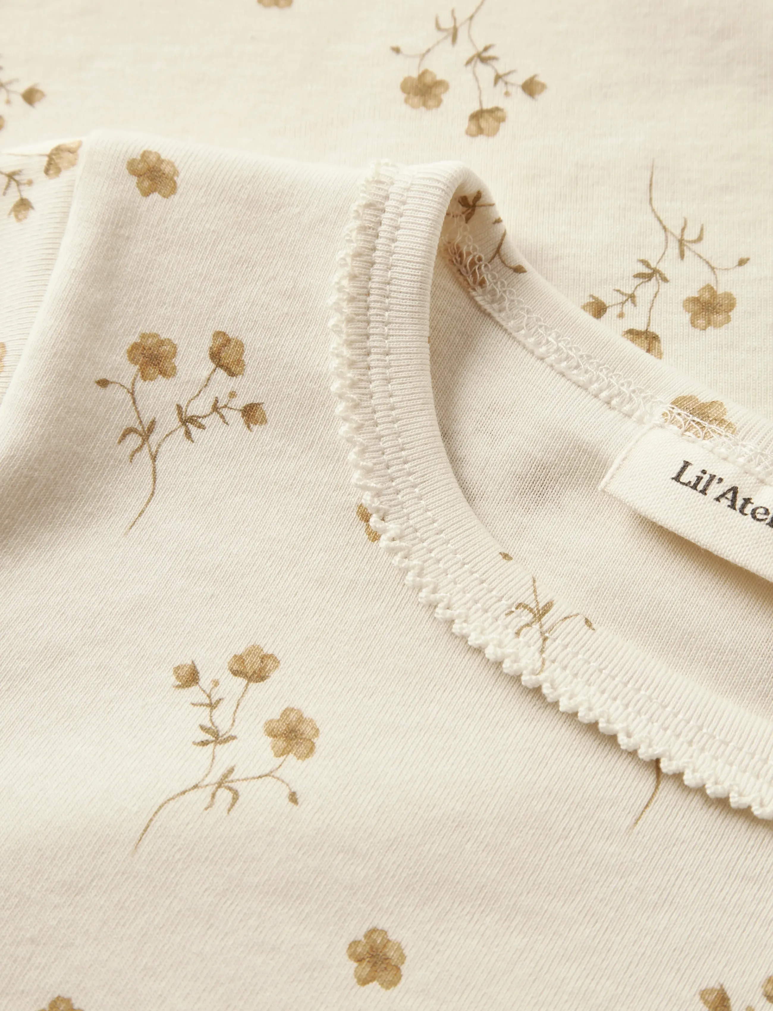 Lil'Atelier NMFLAYO SIG LS SLIM TOP LIL - Toppar & T-shirts - COCONUT MILK / cream