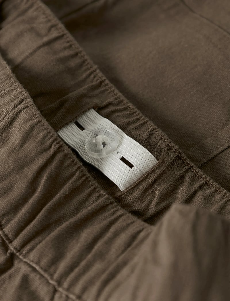 Lil'Atelier - NMMFREDRIK LOOSE SHORTS LIL - casual shorts - shitake - 2
