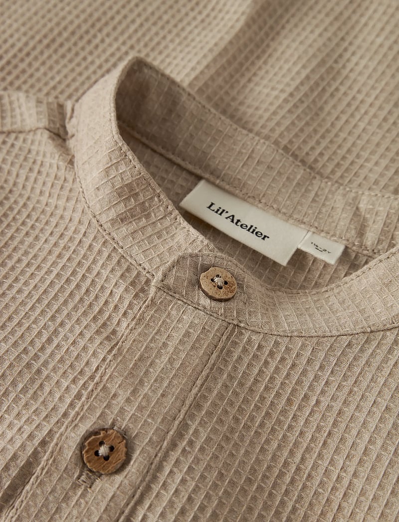 Lil'Atelier - NMMDASHER LS LOOSE SHIRT LIL - pikkade varrukatega särgid - oxford tan - 2