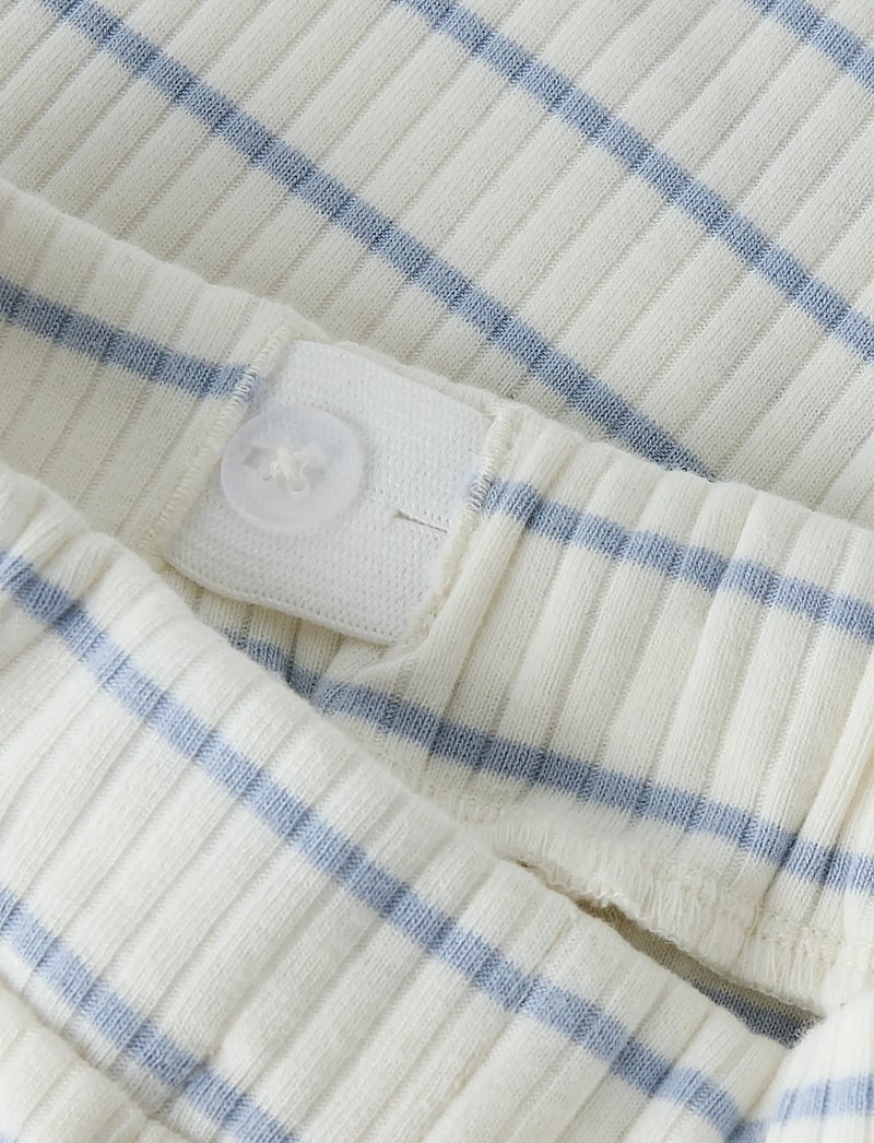 Lil'Atelier - NMMKAIL SHORTS LIL - casual shorts - coconut milk - 3