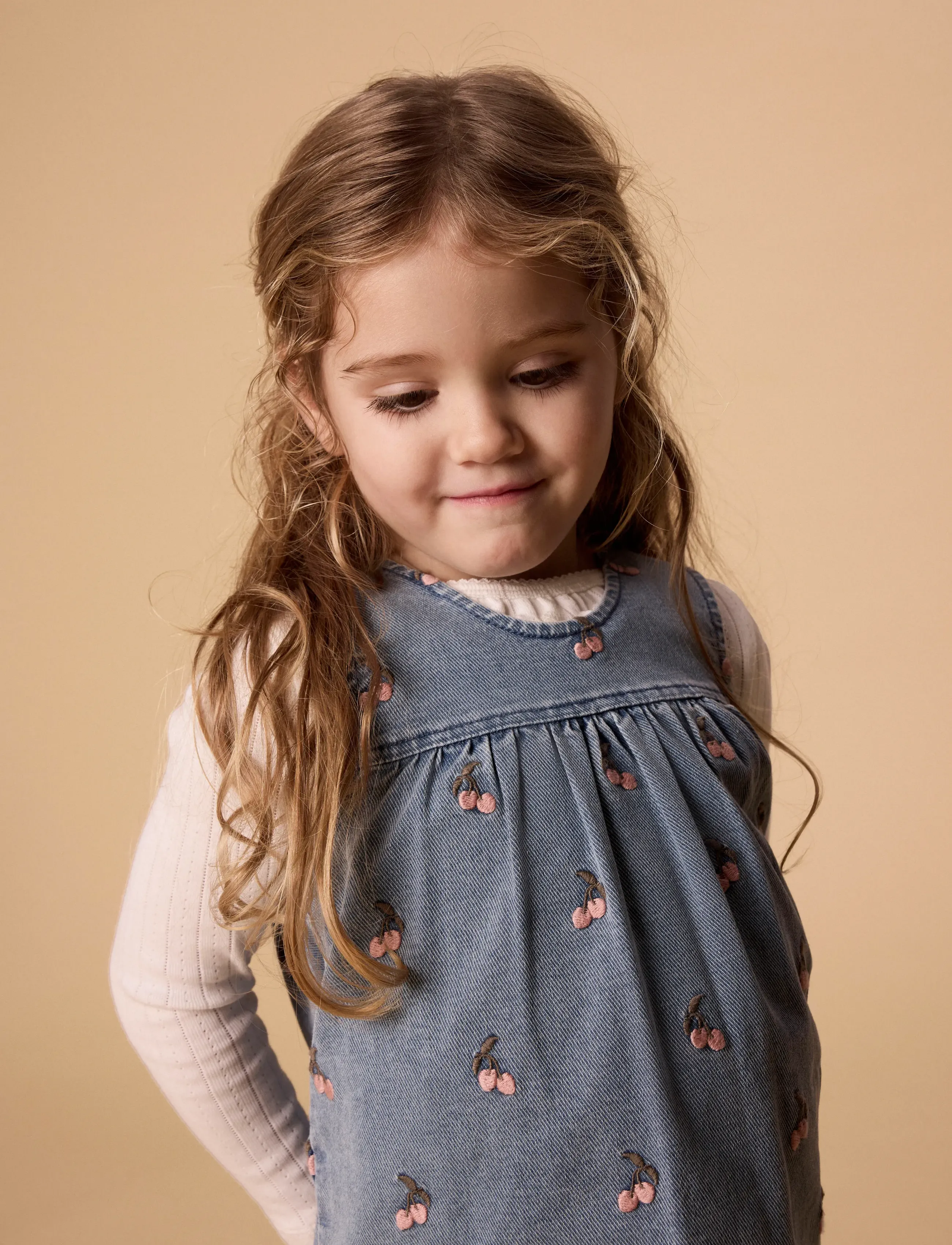 Lil'Atelier - NMFDEVA DNM EMB SPENCER 2024-ES LIL - armeløse hverdagskjoler - medium blue denim - 3