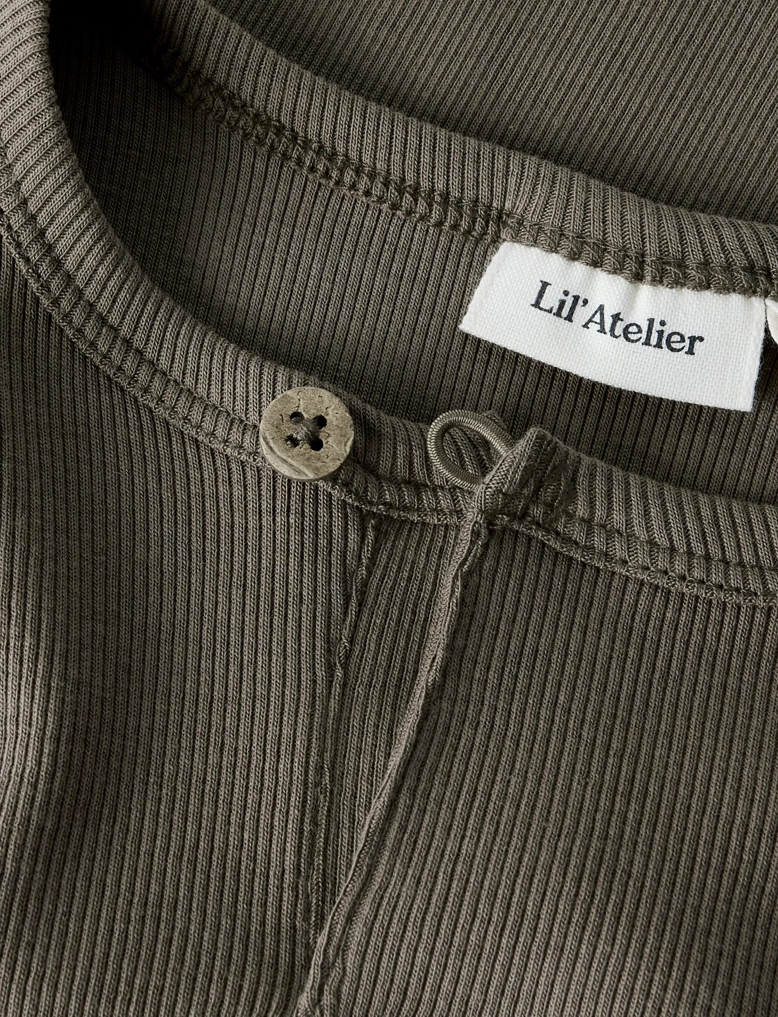 Lil'Atelier NMMLAGO LS SLIM TOP LIL - Topit ja T-paidat - SHITAKE / khaki/green