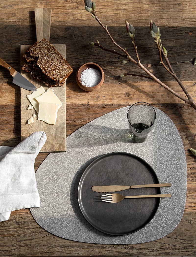 LIND DNA - 4-Set Table Mat Curve L Hippo - textilien - anthracite-grey - 2