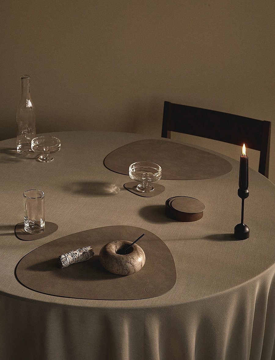 LIND DNA - 4 Set Table Mat Curve L Nupo Nomad Grey - platzdeckchen - nomad grey - 0