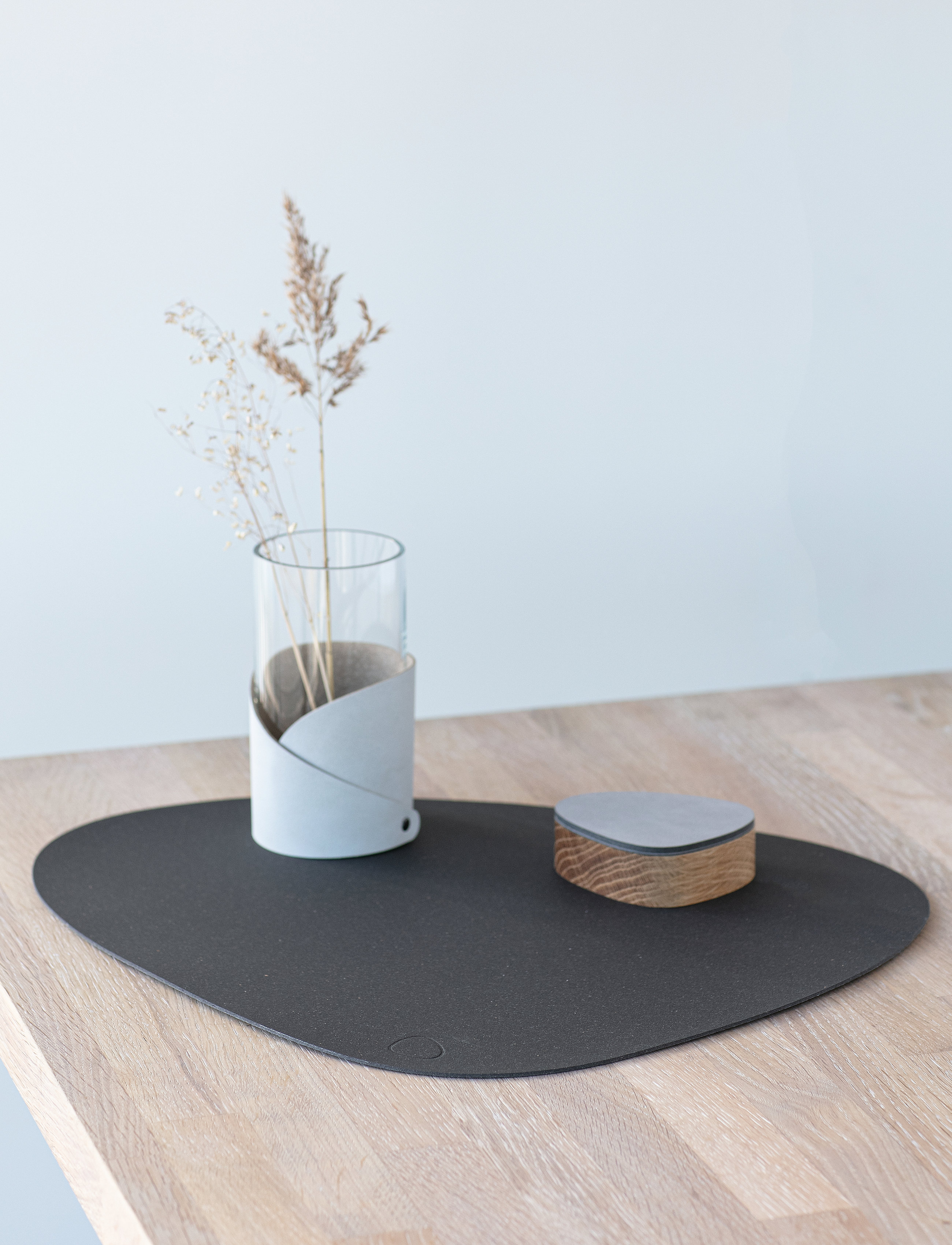 LIND DNA - 4-Set Dækkeserviet Curve L CORE - flecked anthracite - 1