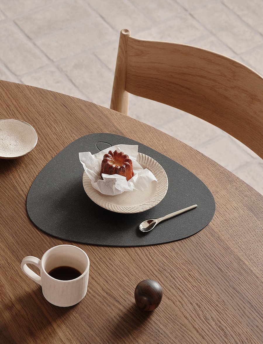 LIND DNA - 4-Set Table Mat Curve L Core - flecked anthracite - 3