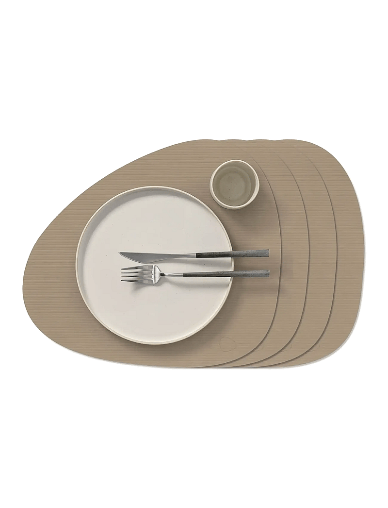 LIND DNA - 4-Set Table Mat Curve L Corduroy - textilien - clay brown - 0
