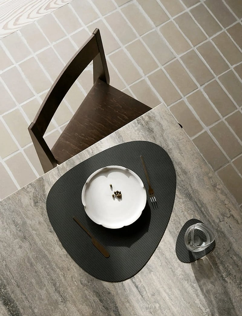 LIND DNA - 4-Set Table Mat Curve L Corduroy - köp efter pris - black - 2