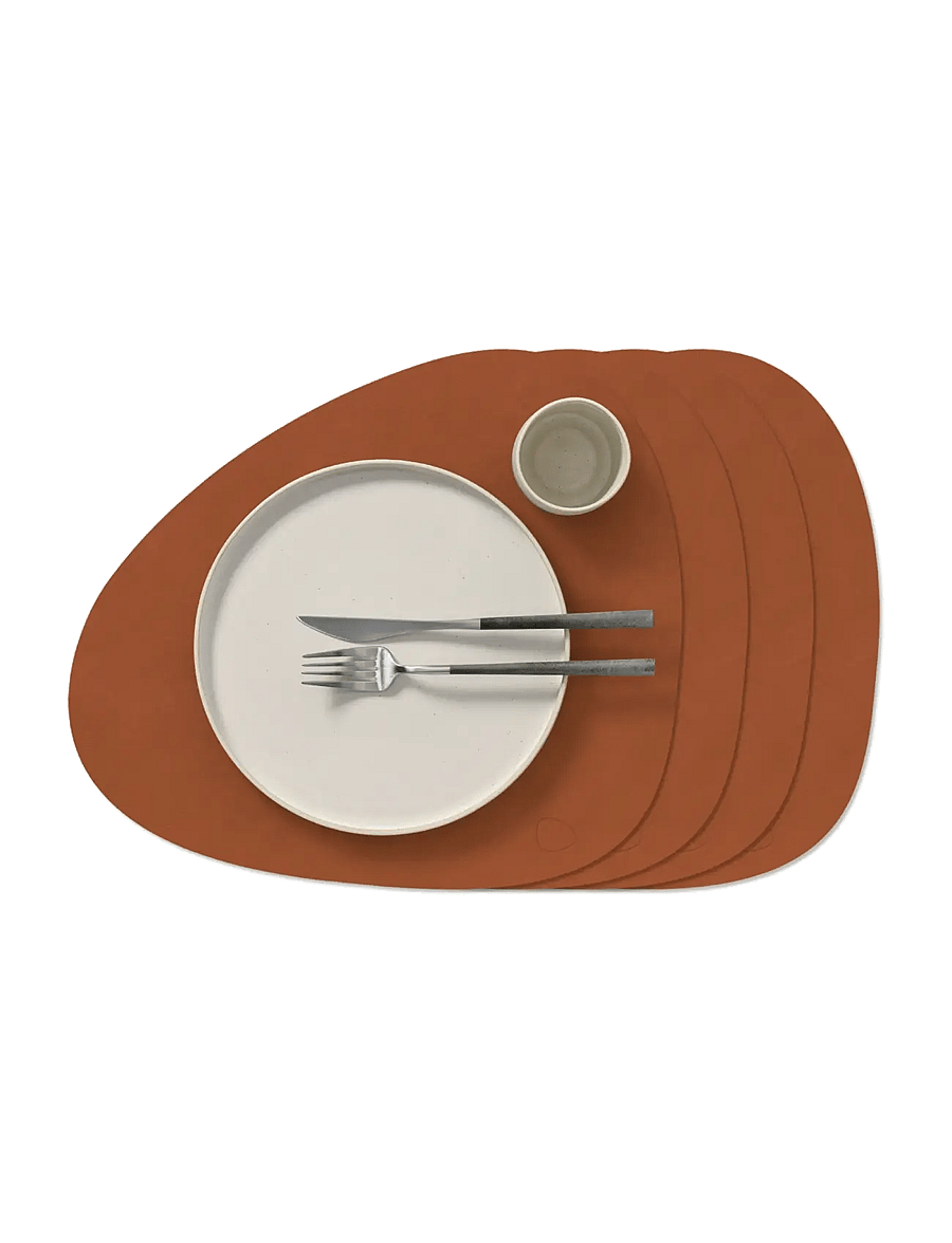 LIND DNA - 4-Set Table Mat Curve L Nupo Rust - platzdeckchen - rust - 1