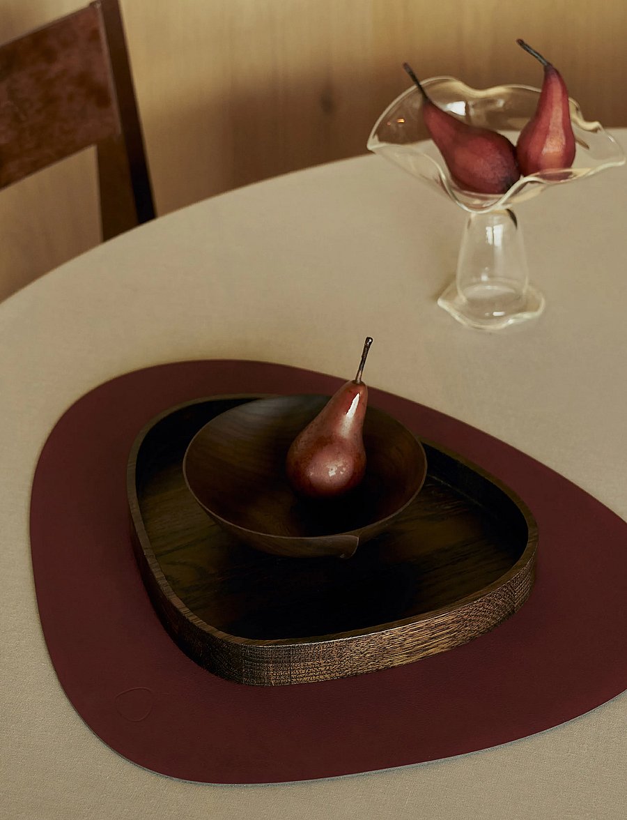 LIND DNA - 4-Set Table Mat Curve L Nupo Burgundy - platzdeckchen - burgundy - 0