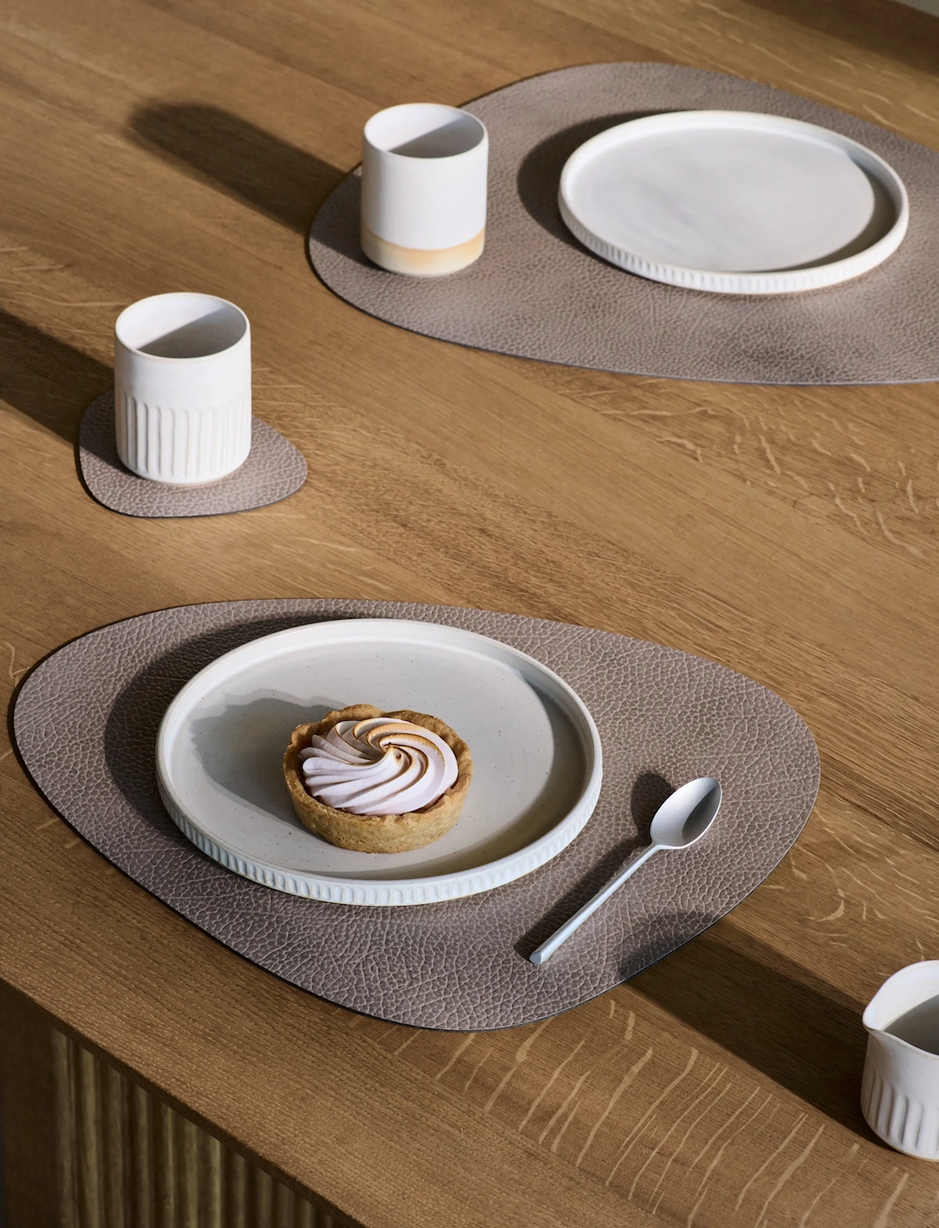 LIND DNA 4-Set Dækkeserviet Curve L Nupo + 4 Glass Brikker Nupo, 37X 44 cm, Tableware, Beige - Placemats, Homeware