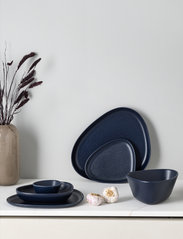 LIND DNA - Stoneware Bowl M - serving bowls - navy blue - 3