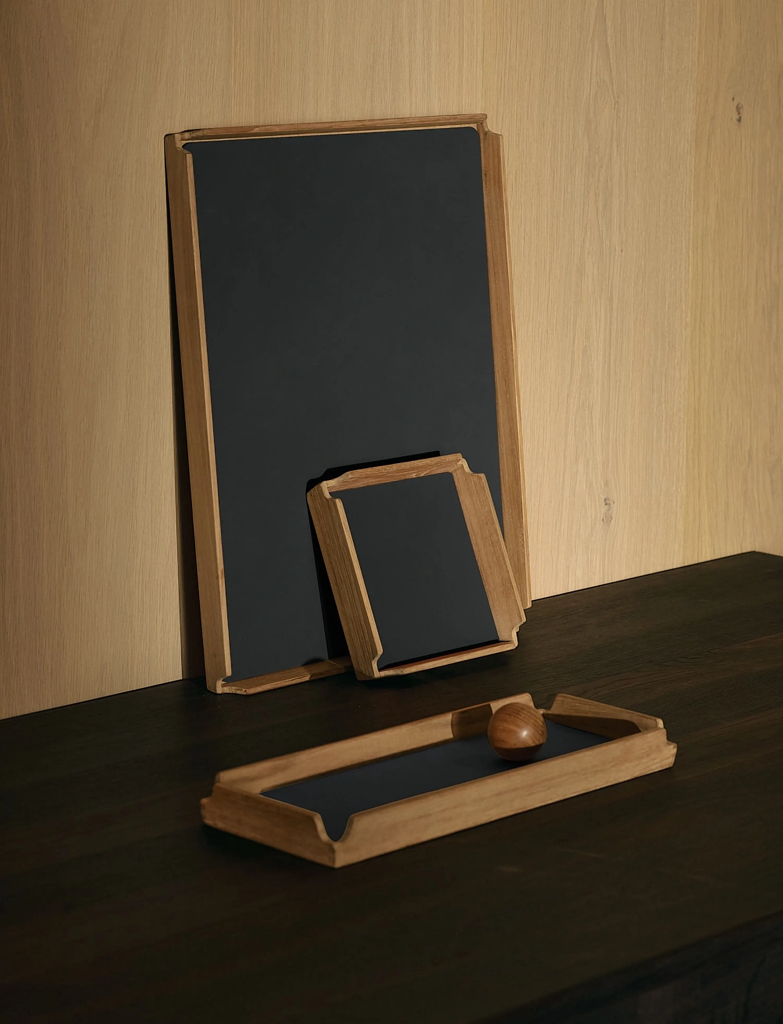 LIND DNA Teak Tray Square M Airy Nupo Anthracite/Teak, 36X28X3.5 cm, Dining & Table Accessories, Schwarz - Trays, Homeware