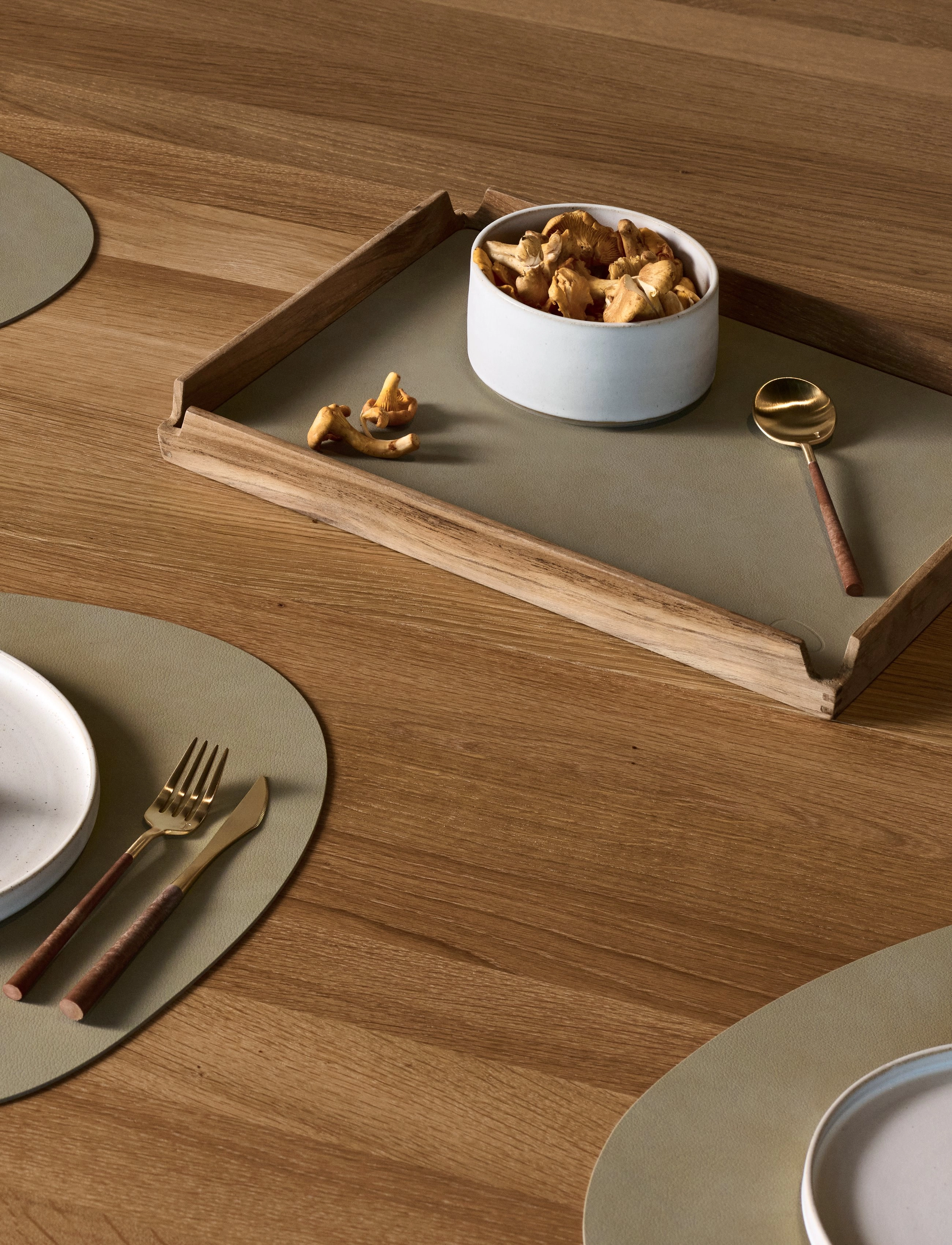 LIND DNA Teak Tray Square Airy, 28.6X36.6X3.5, Dining & Table Accessories, Grün - Trays, Homeware