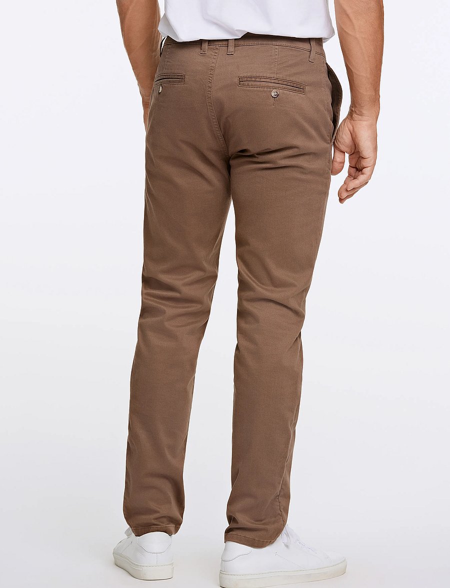 Lindbergh Black - 1927: Cashmere touch superflex chino pants - chinos - dk brown - 3
