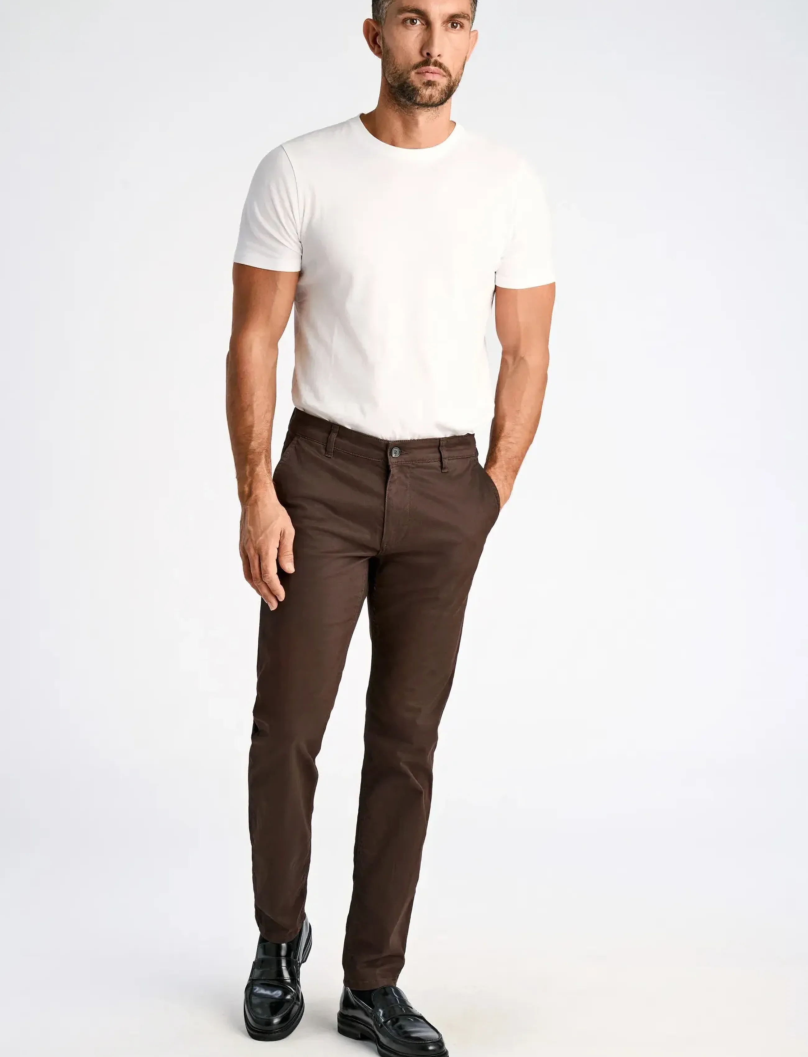 Lindbergh Black 1927: Cashmere touch superflex chino pants - Chino-püksid - DK CHOCOLATE / brown