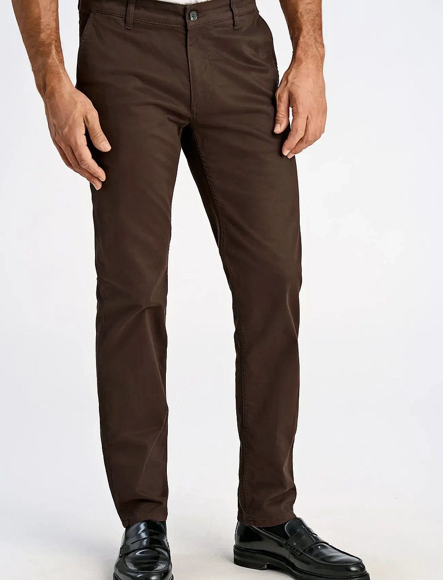 Lindbergh Black - 1927: Cashmere touch superflex chino pants - chinos - dk chocolate - 4