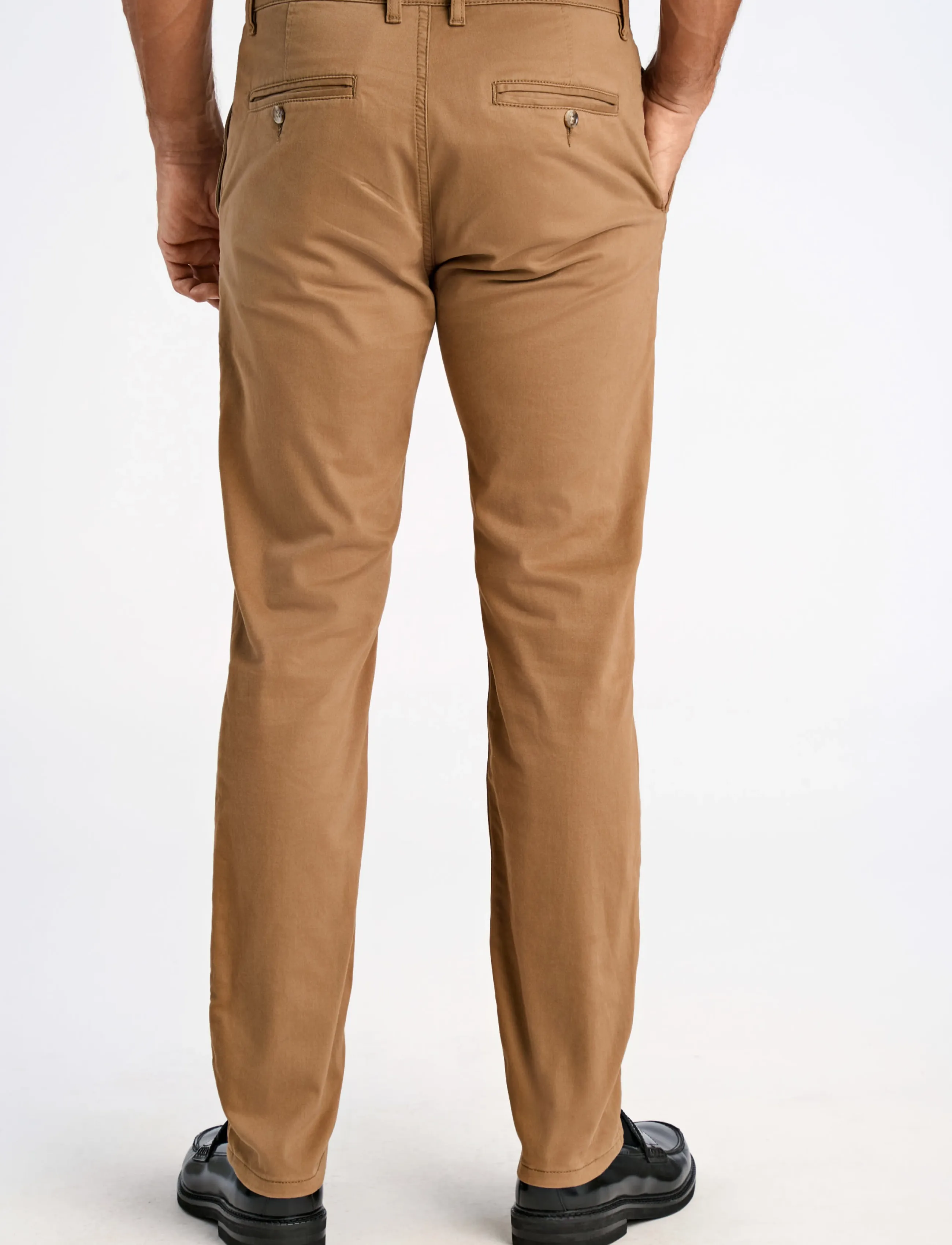 Lindbergh Black - 1927: Cashmere touch superflex chino pants - chinos - dk dusty sand - 4
