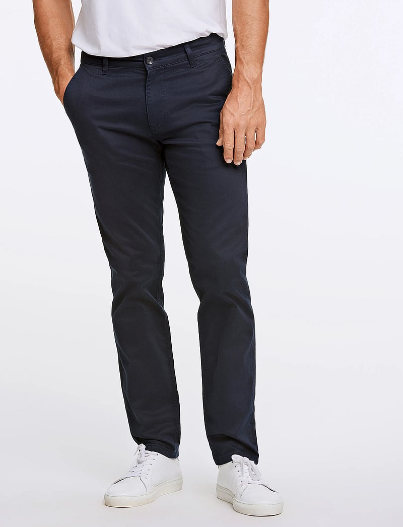 Lindbergh Black - 1927: Cashmere touch superflex chino pants - chino püksid - dk navy - 0