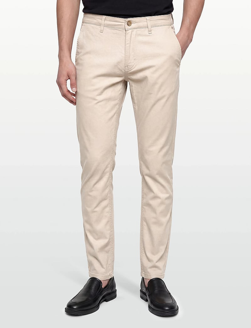 Lindbergh Black - 1927: Cashmere touch superflex chino pants - chinos - kit - 3