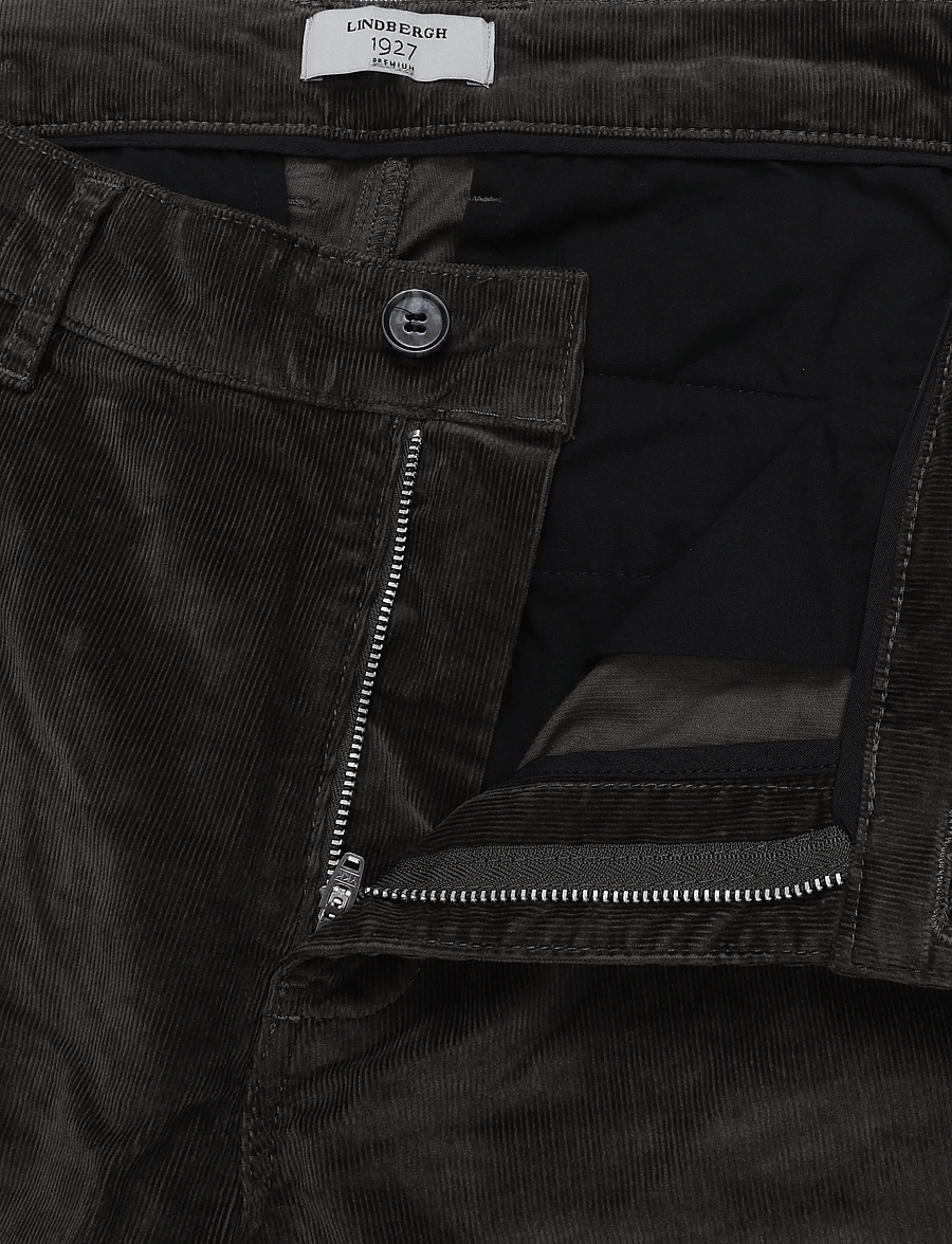 Lindbergh Black - 1927: Superflex cashmere touch chino corduroy pants - chinos - black olive - 3