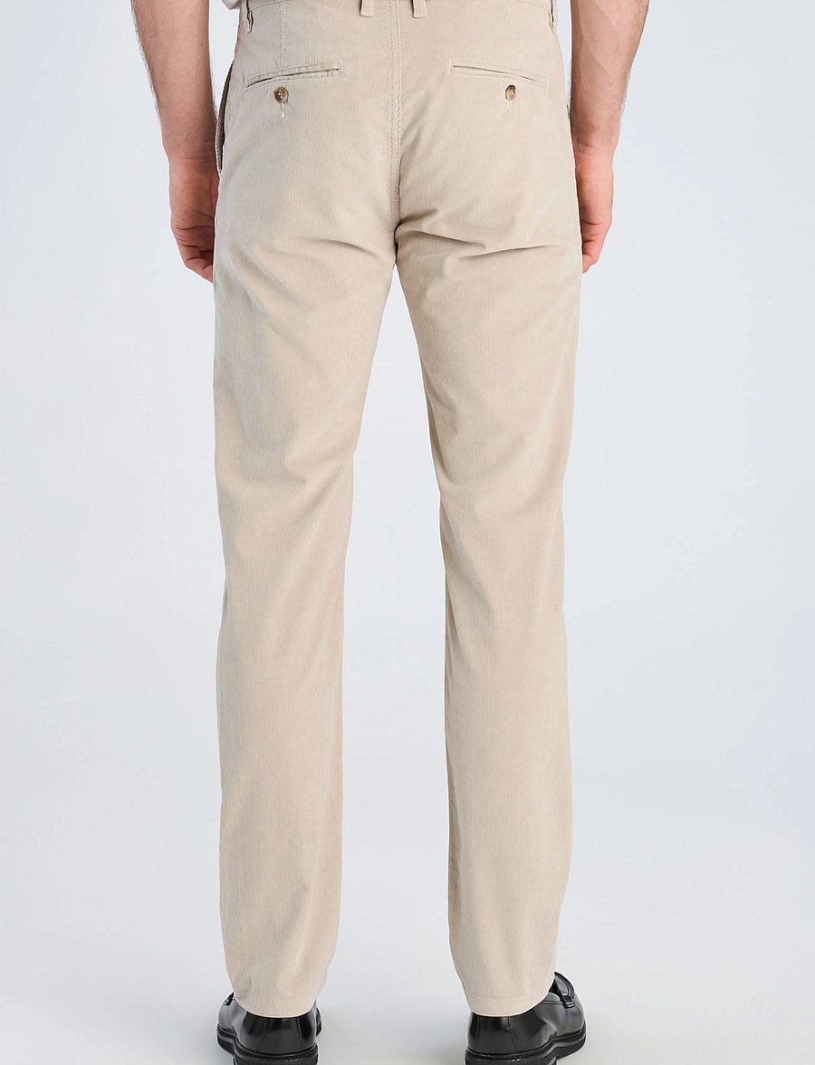Lindbergh Black - 1927: Superflex cashmere touch chino corduroy pants - chinos - lt cream - 4