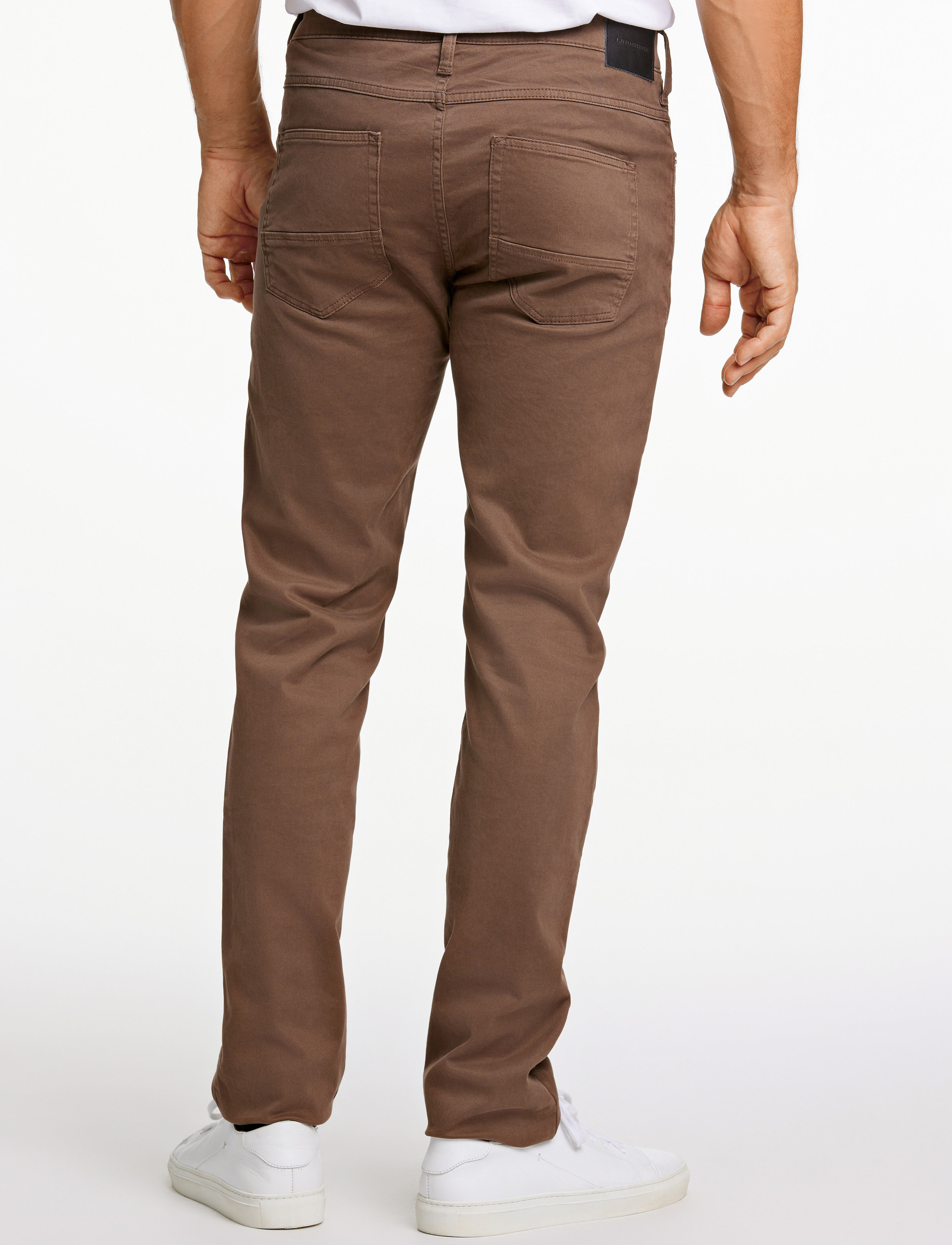 Lindbergh Black - 1927: Superflex 5 pocket cashmere touch pants - slim-gallabuxur - dk brown - 3