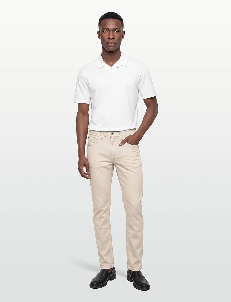 Lindbergh Black - 1927: Superflex 5 pocket cashmere touch pants - slim jeans - kit - 0