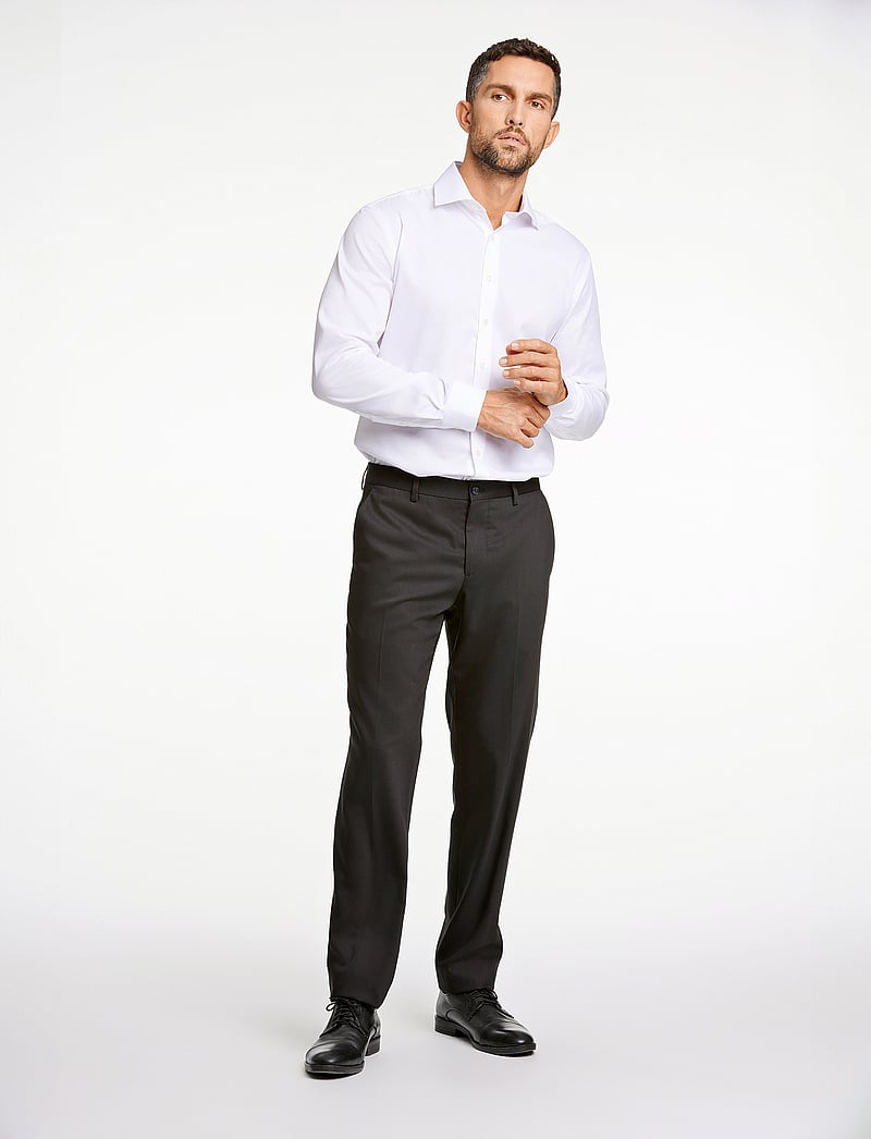 Lindbergh Black - Technical stretch pants - combi sui - habitbukser - black - 4