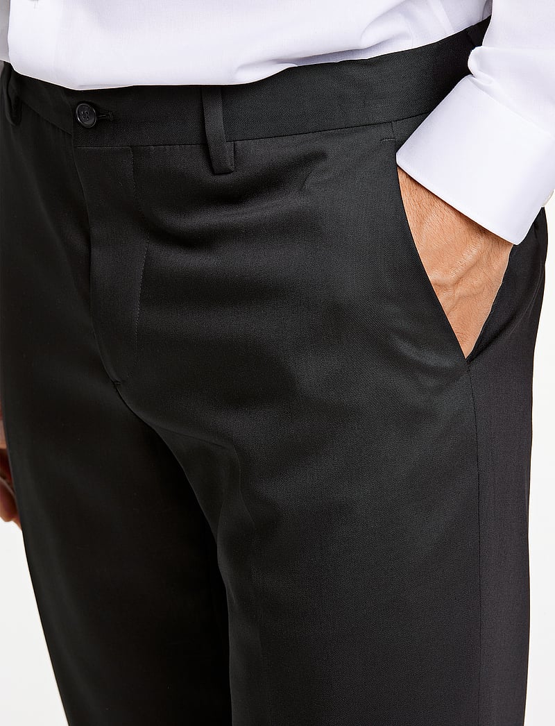 Lindbergh Black - Technical stretch pants - combi sui - habitbukser - black - 5