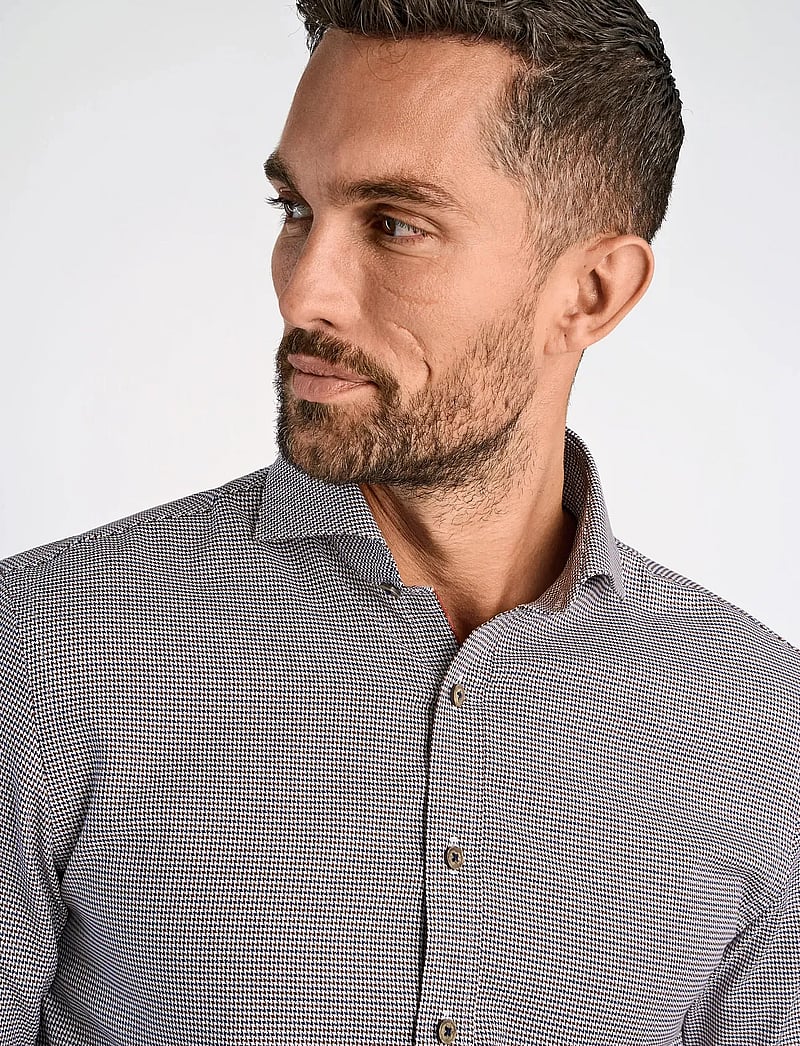 Lindbergh Black - Dobby shirt L/S - hemden mit muster - brown - 3