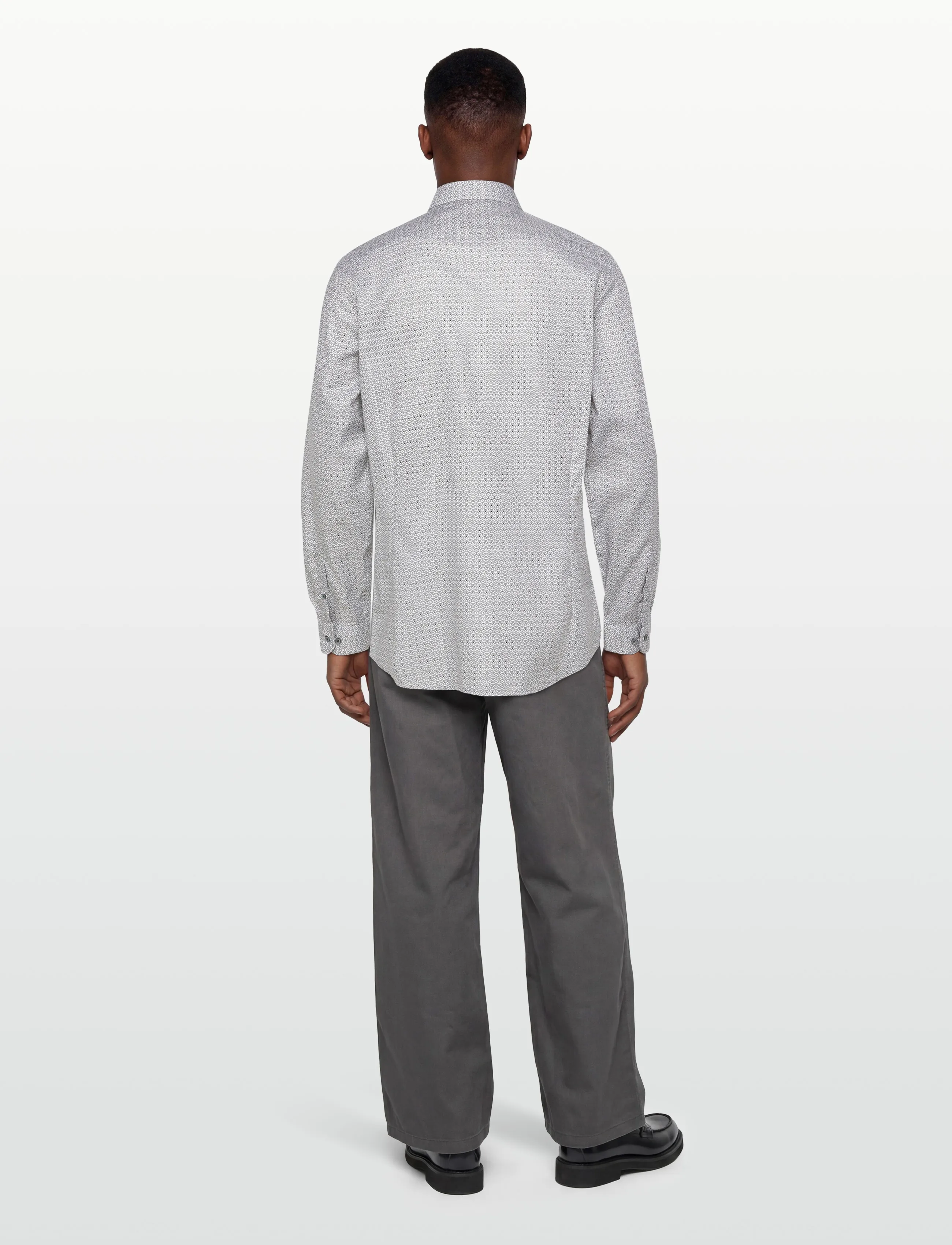 Lindbergh Black - AOP twill shirt L/S - mønstrede skjorter - army - 4