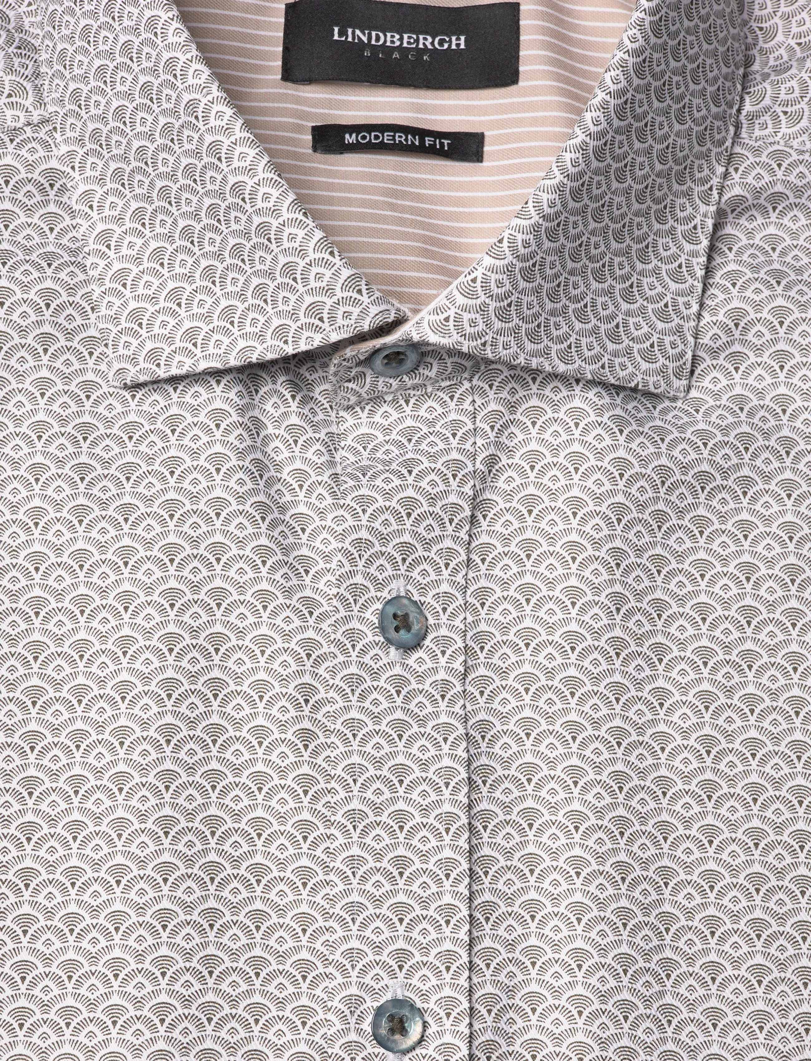 Lindbergh Black - AOP twill shirt L/S - mønstrede skjorter - army - 5